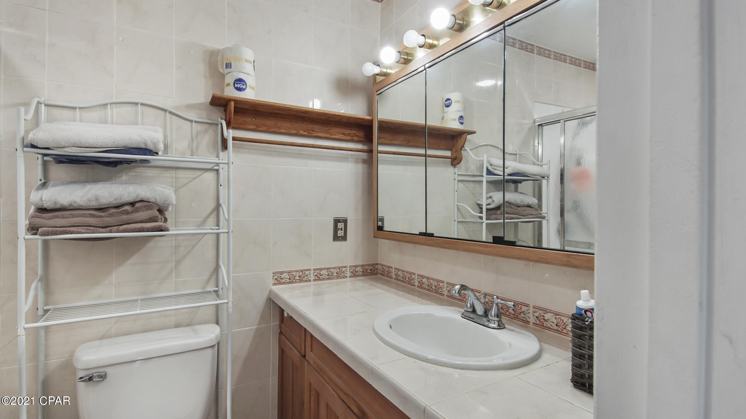 Hutchison's 1st To Bahama Bch - Residential