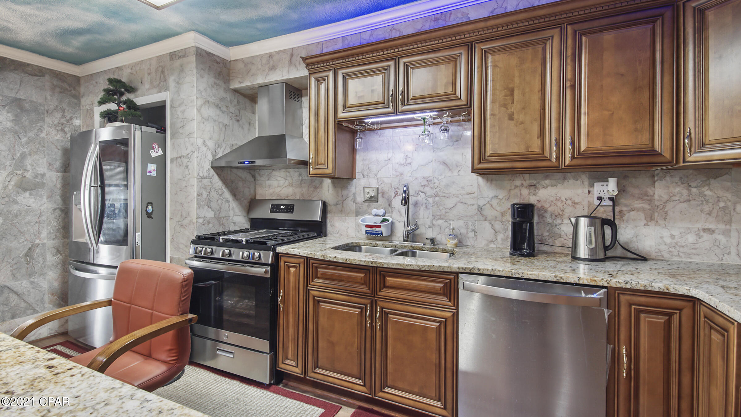 Hutchison's 1st To Bahama Bch - Residential