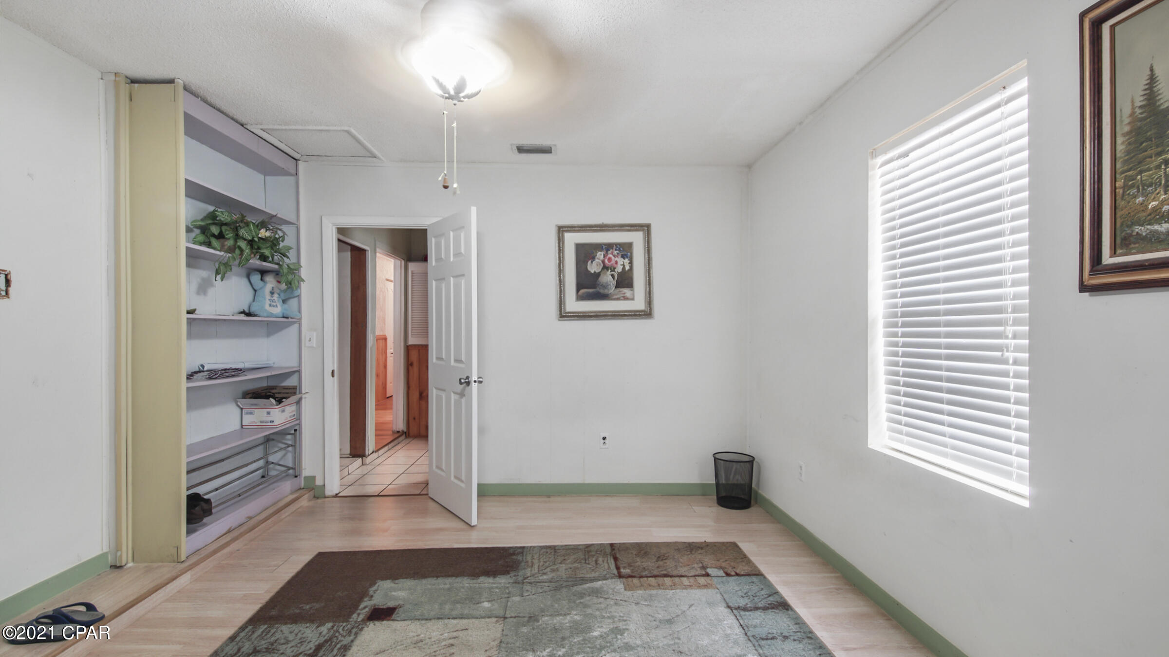 Hutchison's 1st To Bahama Bch - Residential