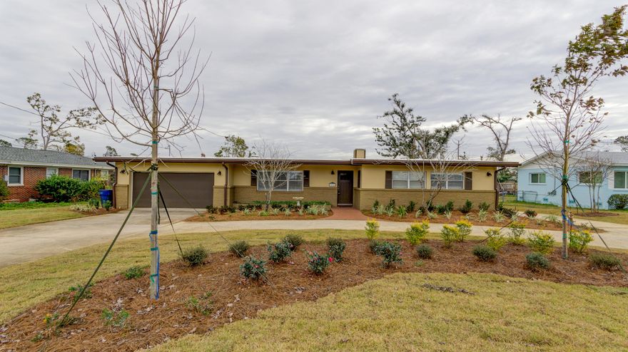 FANTASTIC AND UPDATED 4 BED 3 BATH HOME IN THE GARDEN CLUB AREA. This home boasts a new roof, new windows, many interior upgrades/renovations and pool. The property is centrally located and convenient to shops, dining, hospitals and more. This property shows the pride of ownership and will not be available long at this price. Sellers have paid for a one year lawn maintenance agreement that will convey.