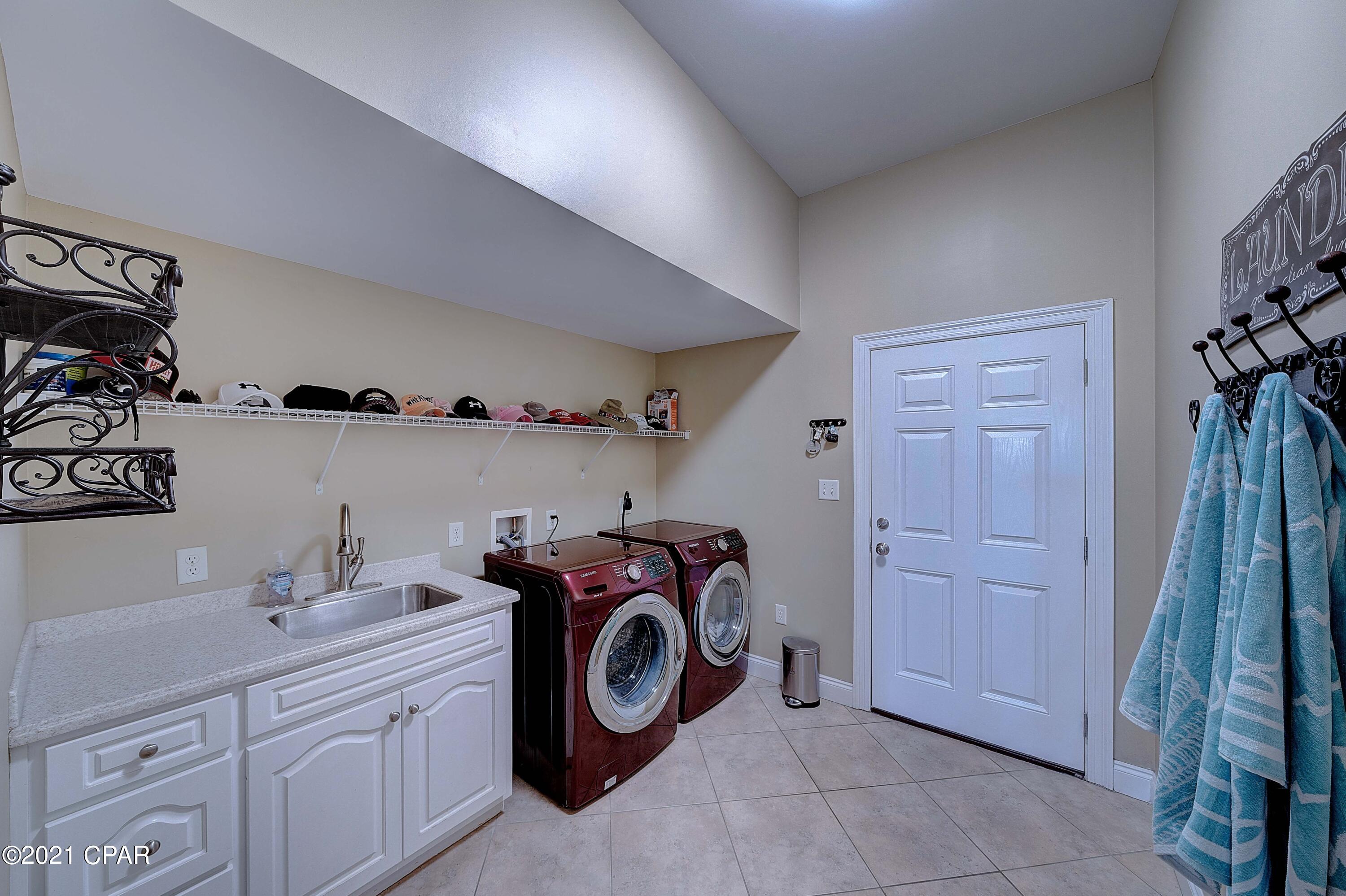 Dolphin Bay Ph I - Residential