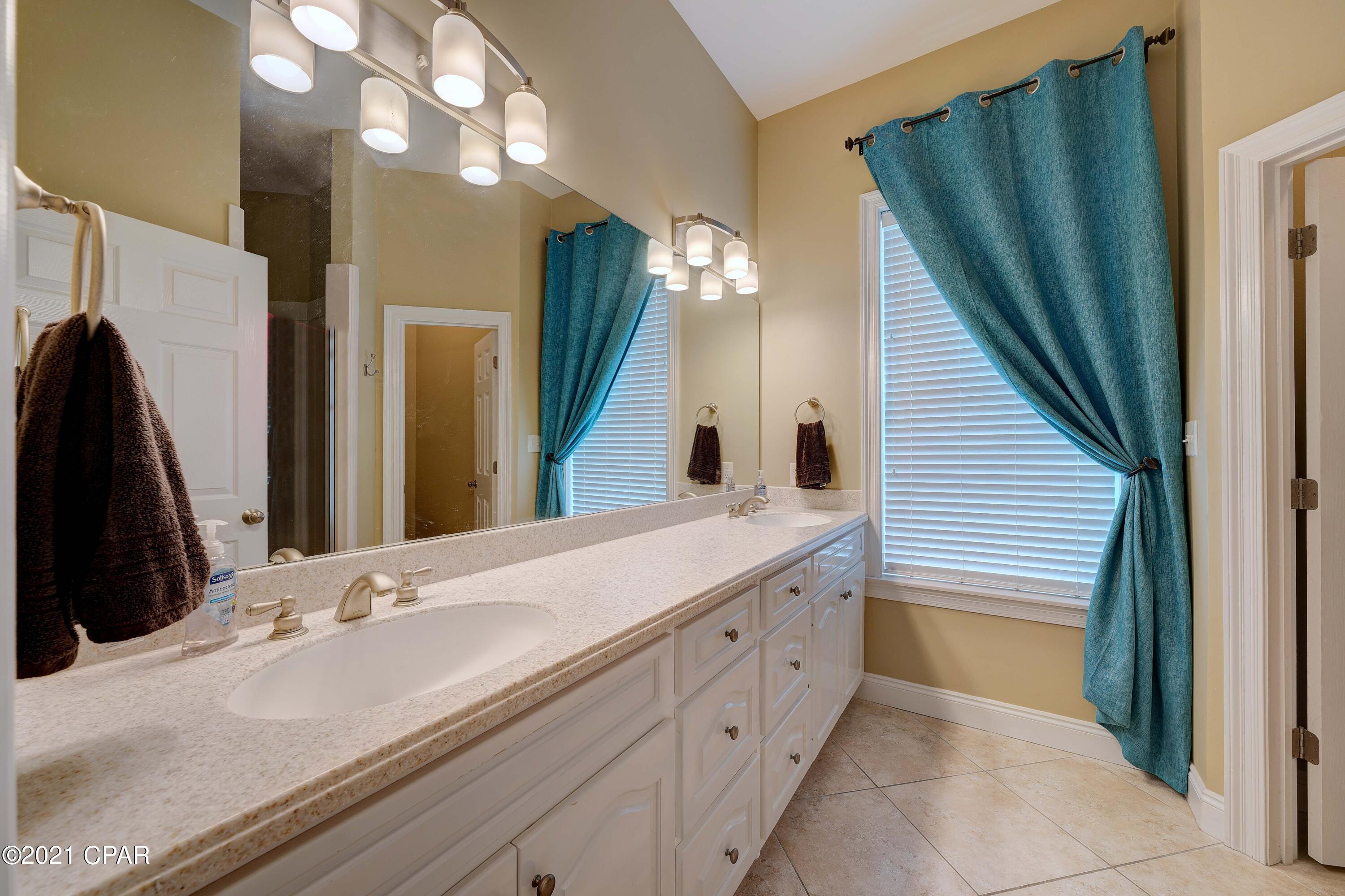 Dolphin Bay Ph I - Residential