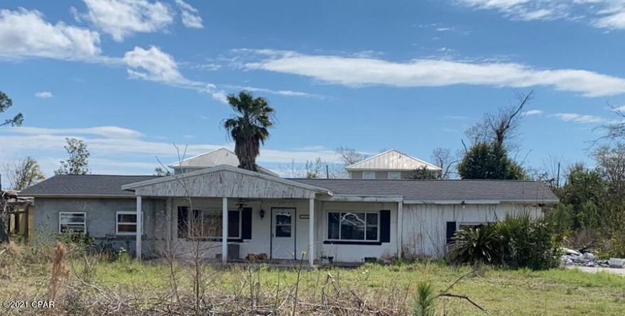 *** Attention Investors *** Great Flipping opportunity!7

- Brand new roof., ready to complete all the interior work.

- Concrete blocks property with a lot of potential, one of the biggest houses in the area with huge lot!





It wont last!