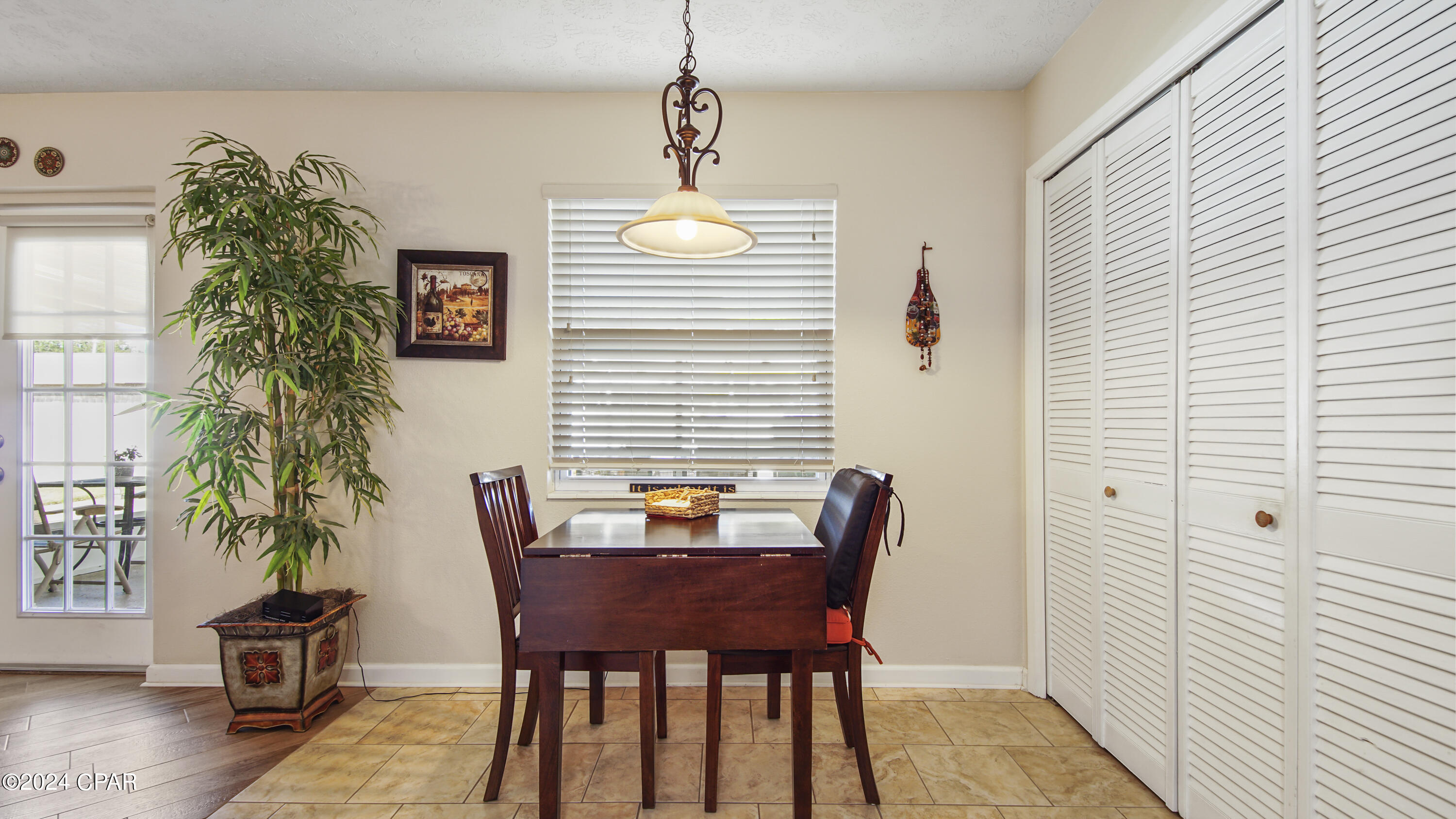 Venetian Villa 1st Add Replat - Residential