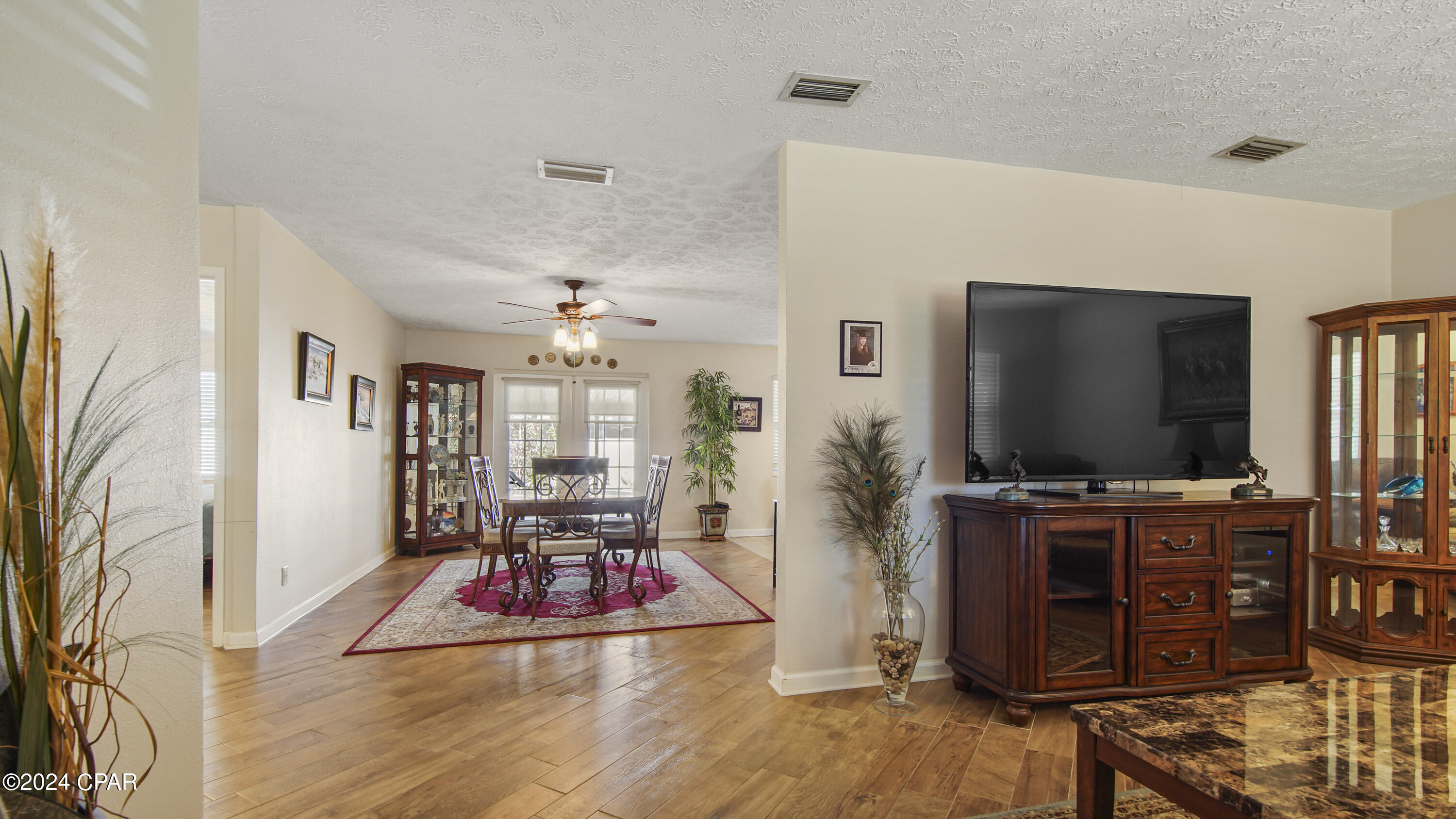 Venetian Villa 1st Add Replat - Residential