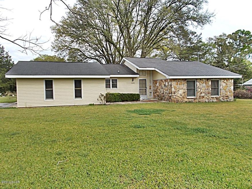 Very nice 3 bedroom 2 1/2 bath home in city limits, corner lot, updated kitchen with new ref, large dining room, vaulted ceiling in living room, new carpet in bedrooms and hall, central vacuum system, two car garage, 8x20 Florida room, lots of natural light,mature pecan trees, 4in deep well for in-ground sprinkler system,very close to Lake Seminole,priced to sell.