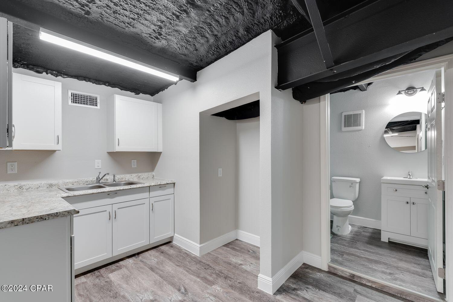 Highland City - Commercial Sale