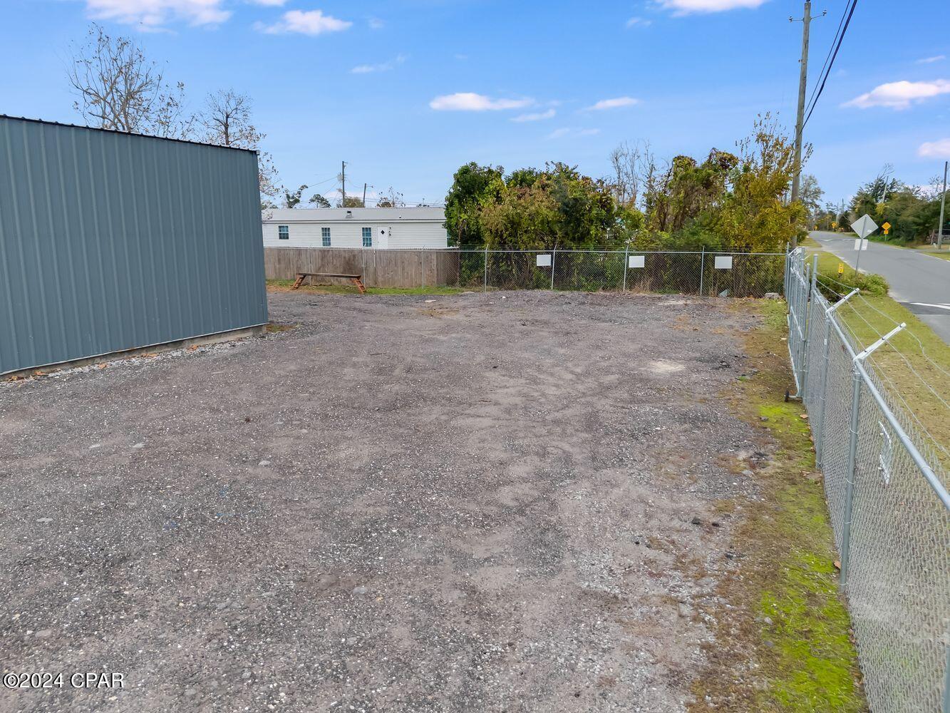 Highland City - Commercial Sale