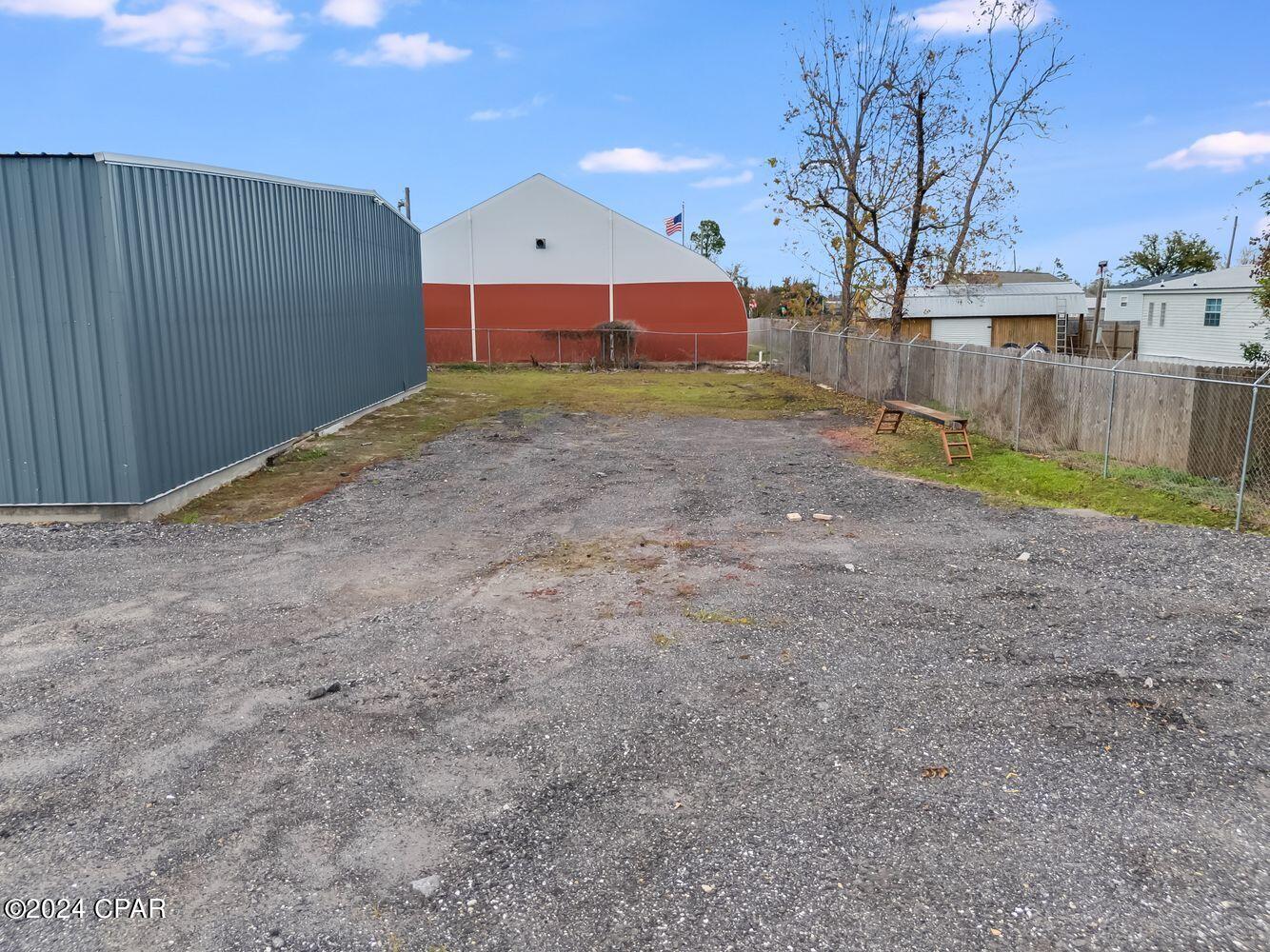 Highland City - Commercial Sale