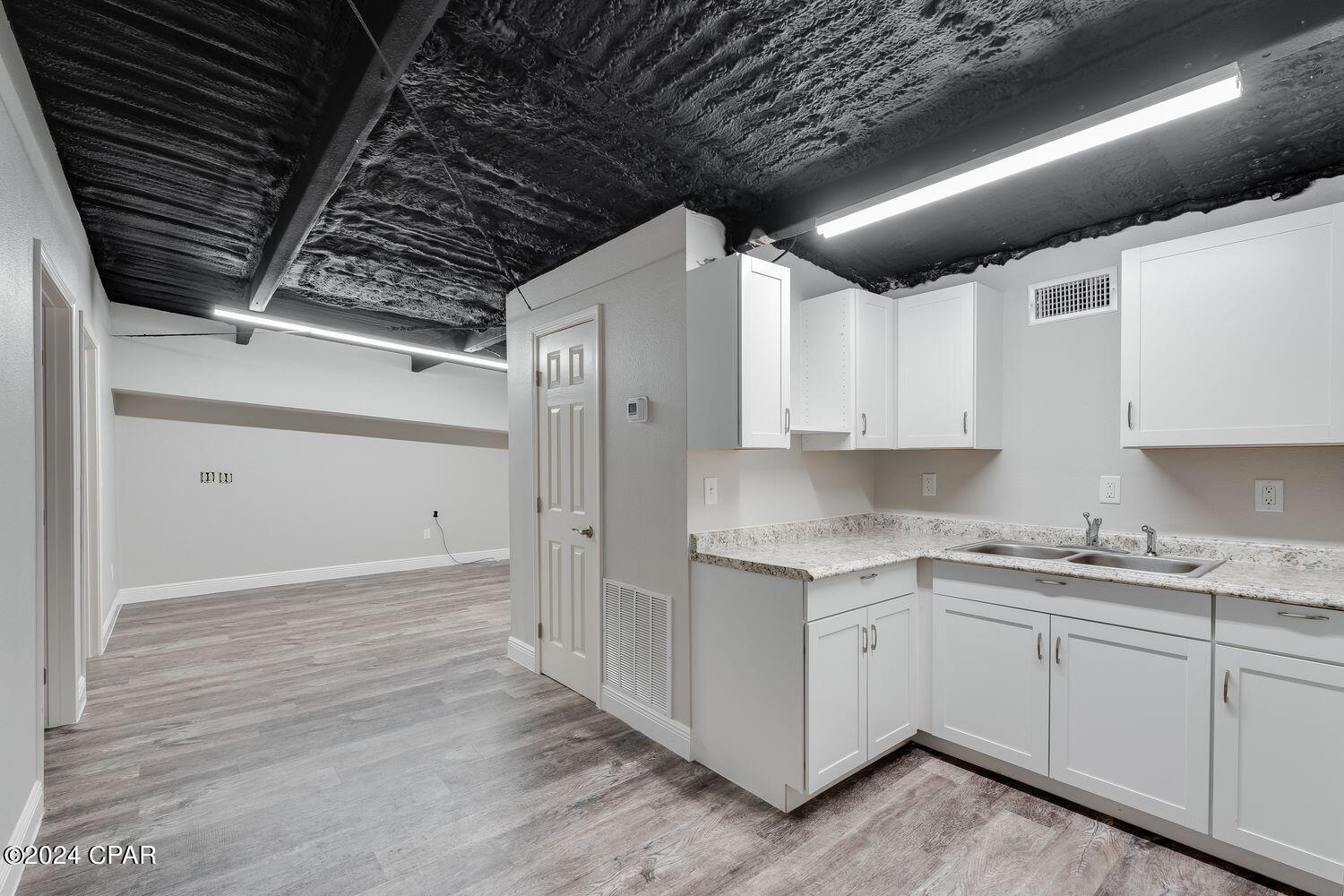 Highland City - Commercial Sale