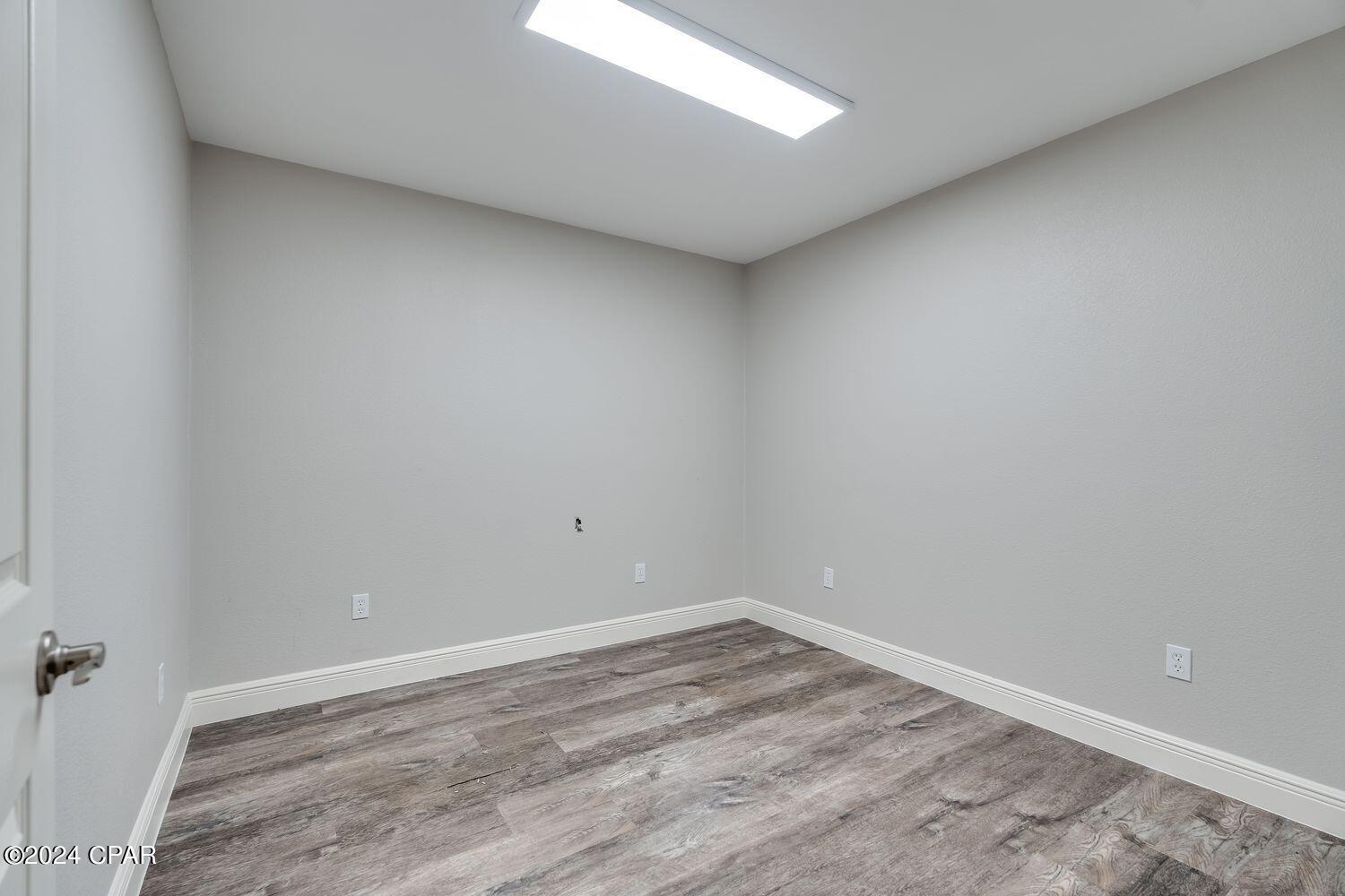 Highland City - Commercial Sale