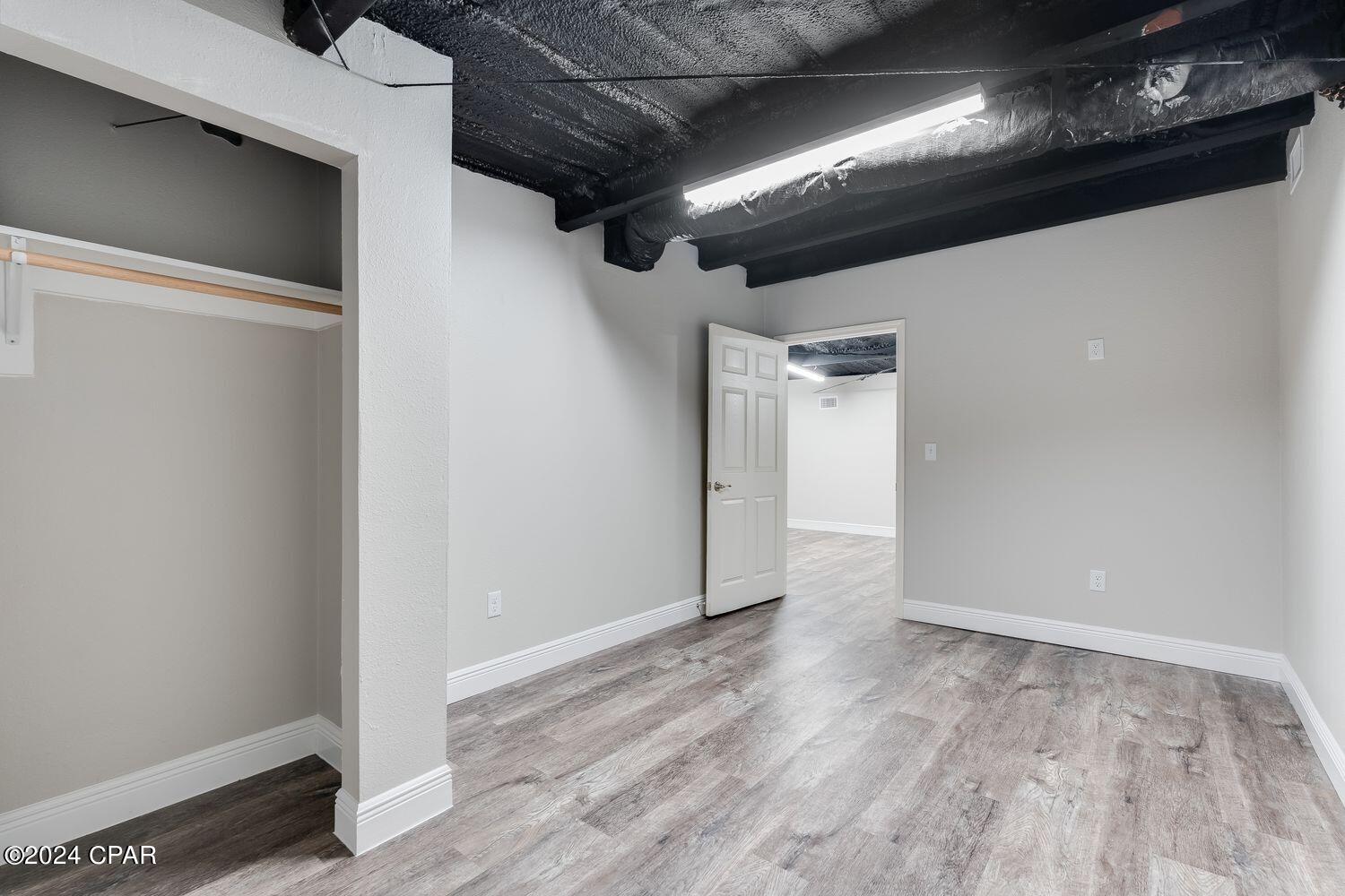 Highland City - Commercial Sale