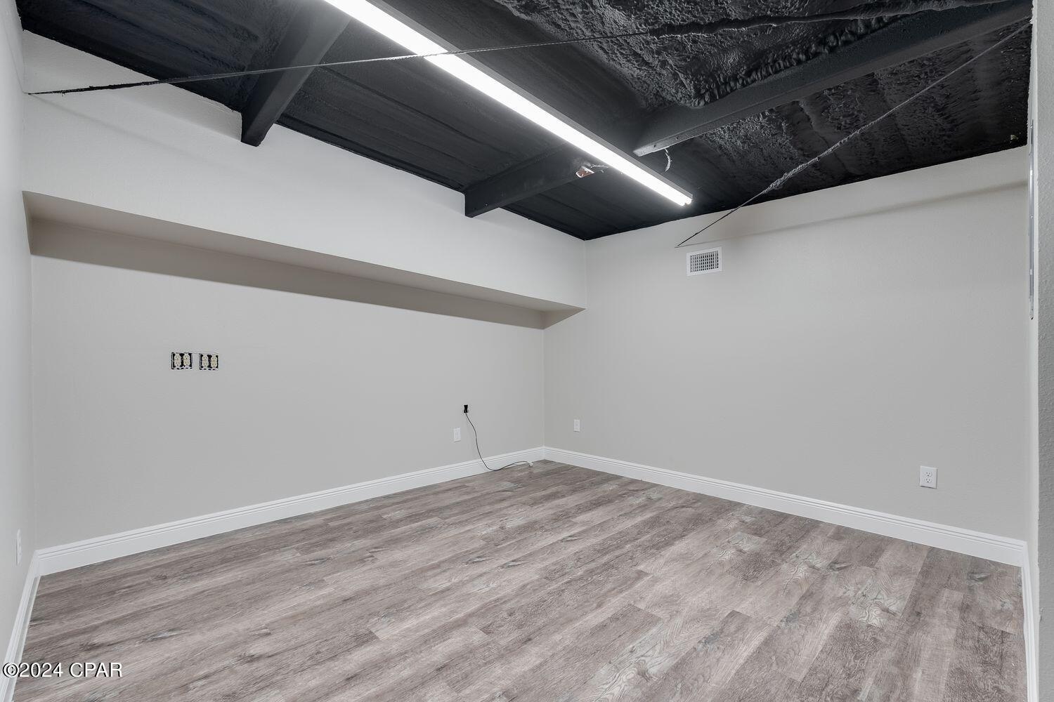 Highland City - Commercial Sale