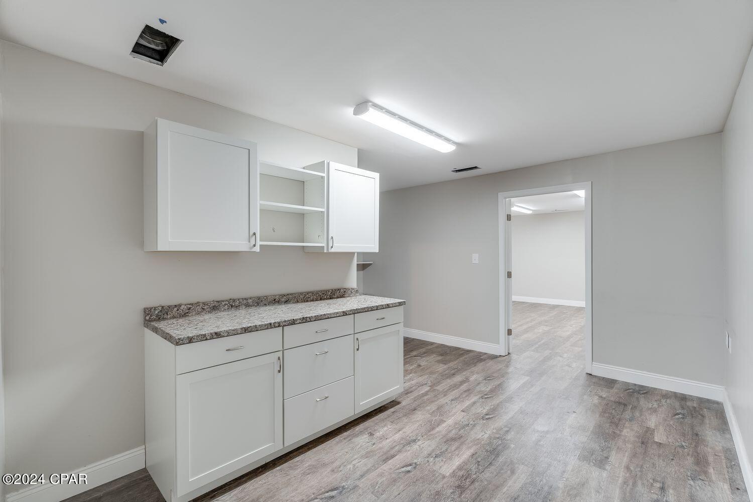 Highland City - Commercial Sale