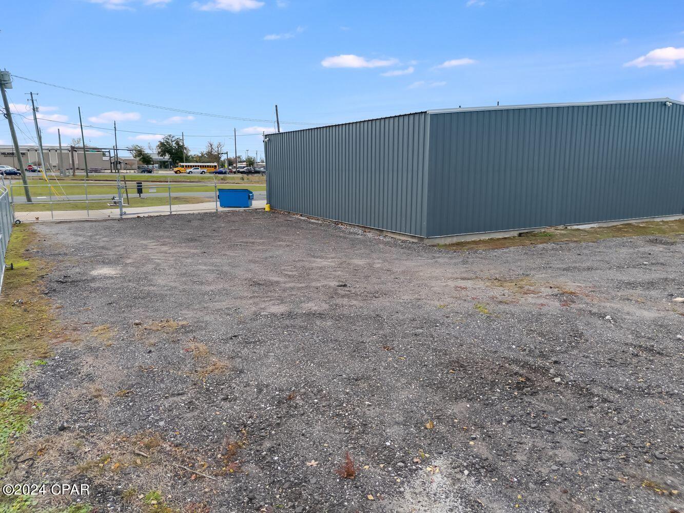 Highland City - Commercial Sale