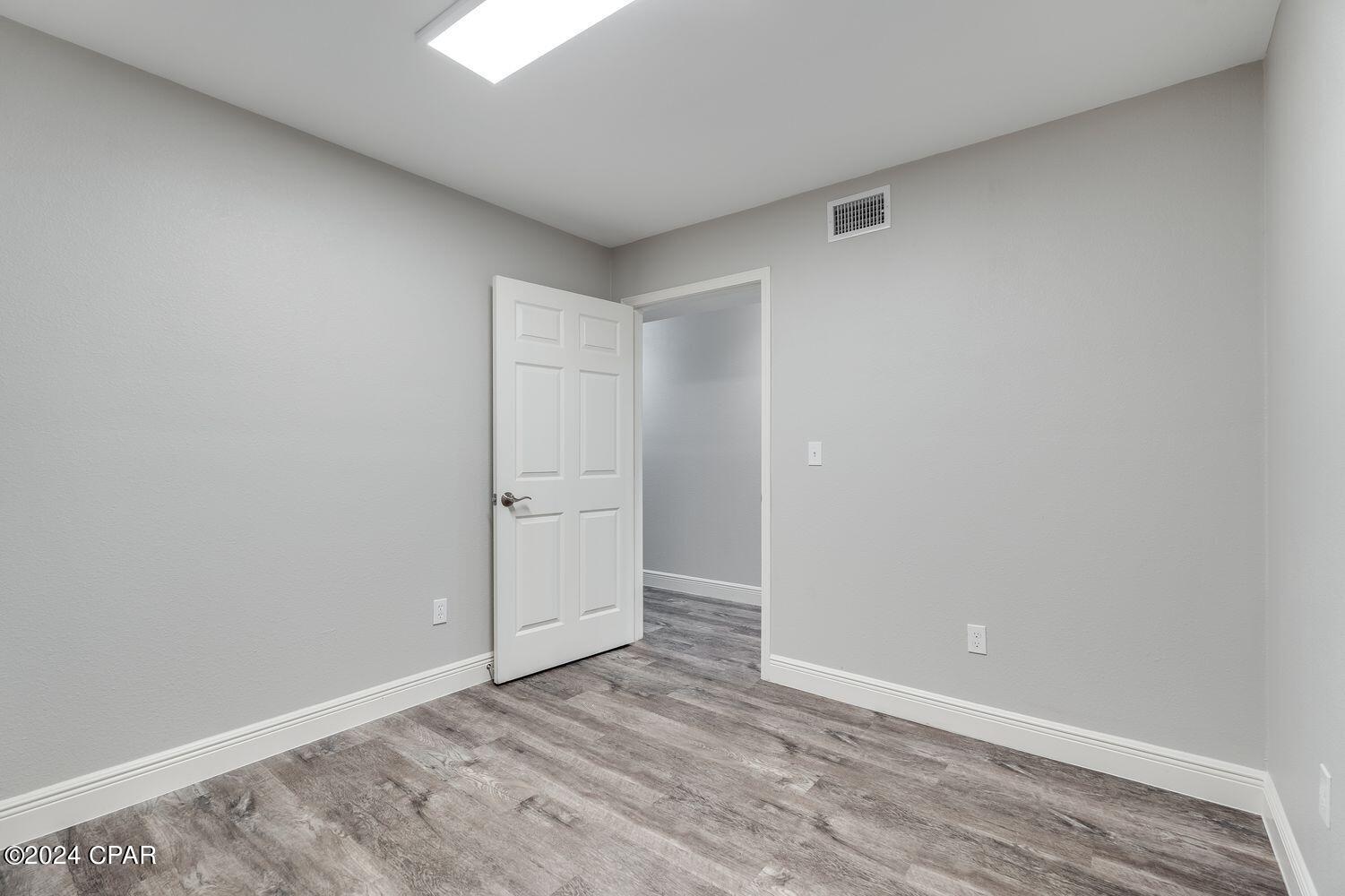 Highland City - Commercial Sale