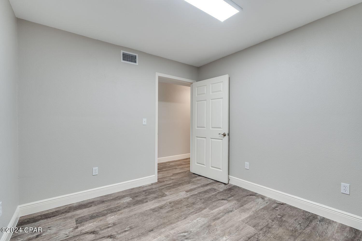 Highland City - Commercial Sale