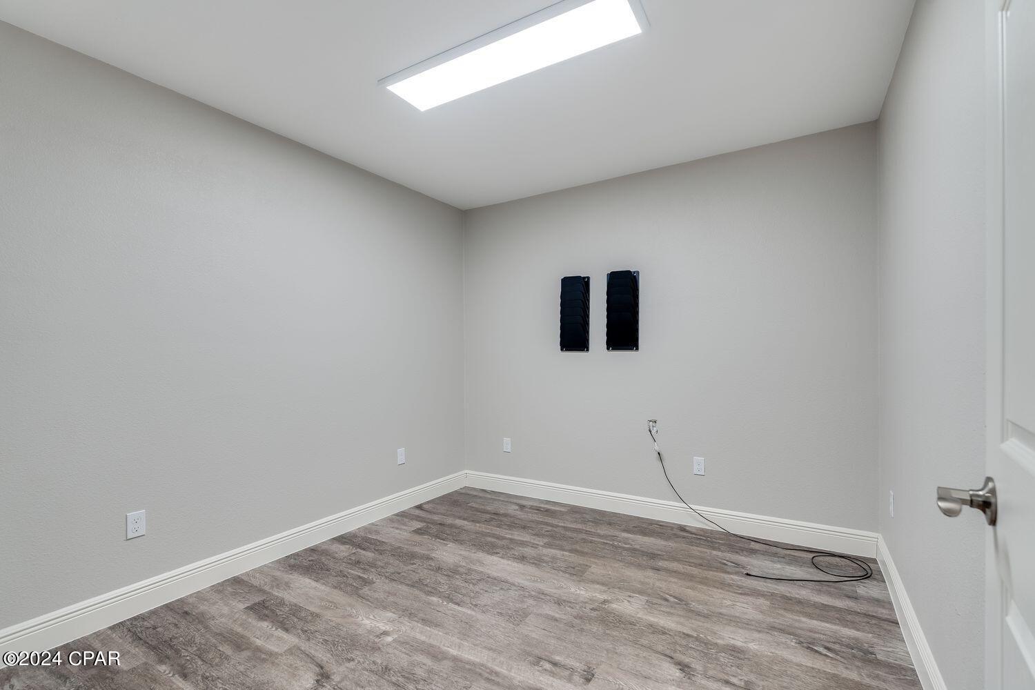 Highland City - Commercial Sale