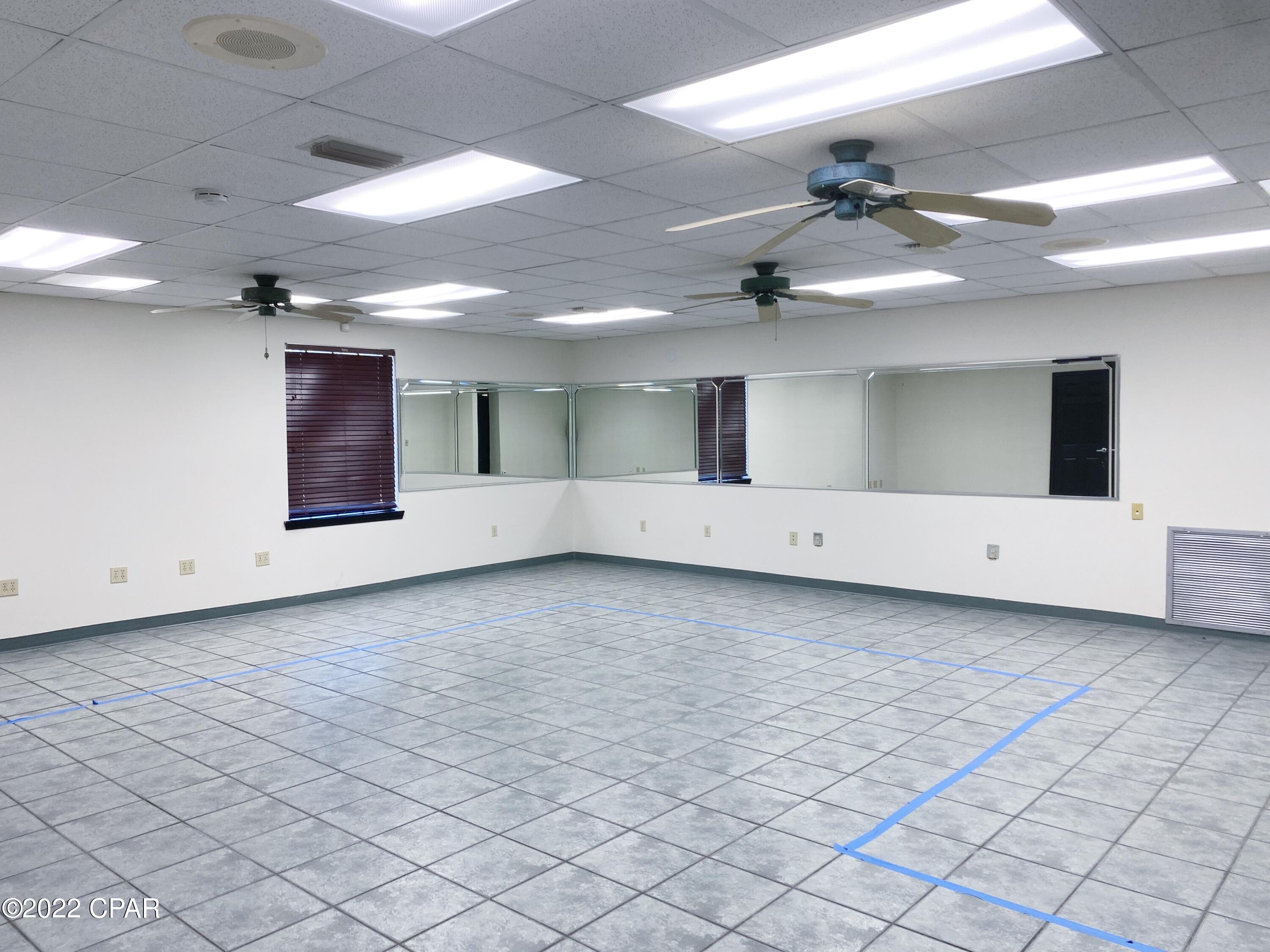 [No Recorded Subdiv] - Commercial Lease