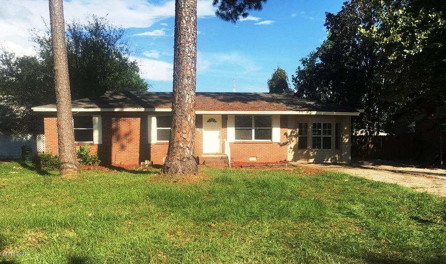 Beautiful Single Family Home, features gorgeous wood flooring throughout home, modern remodel, doors, crown molding and more, freshly painted, completely fenced patio with raised patio wood deck great for entertaining, beautiful white kitchen, home is close to everything shopps and more!