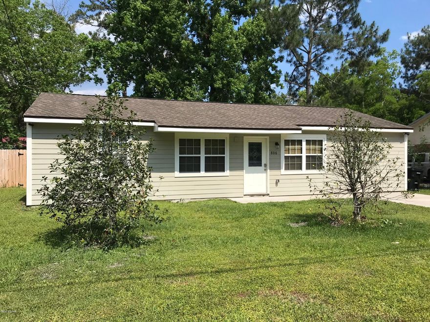 Beautuful Completely Remodeled Down to the Studs 3BD/2BA home.  Finished in January 2017 including wiring, plumbing and appliances. Split floor plan with open kitchen. Wood look tile flooring throughout house (no carpet). Upgraded Granite in Kitchen & Baths. 



Beautiful White Shaker Cabinets in Kitchen and Farmhouse sink. Huge backyard with Shed. Master bedroom with walk in closet. 



Washer/dryer hookups only.