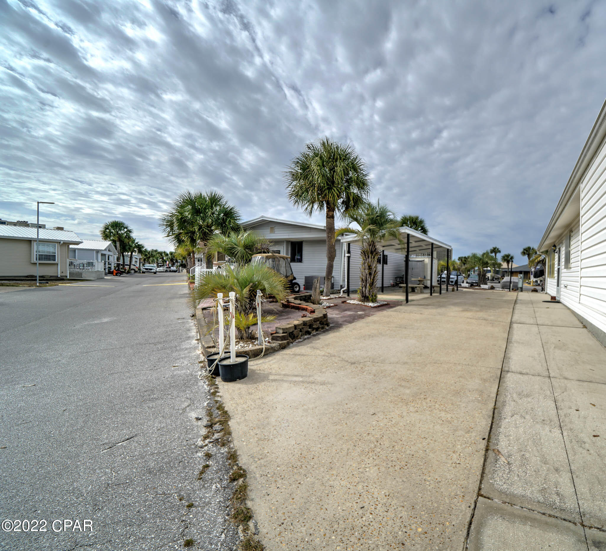 Venture Out Travel Trail - Land