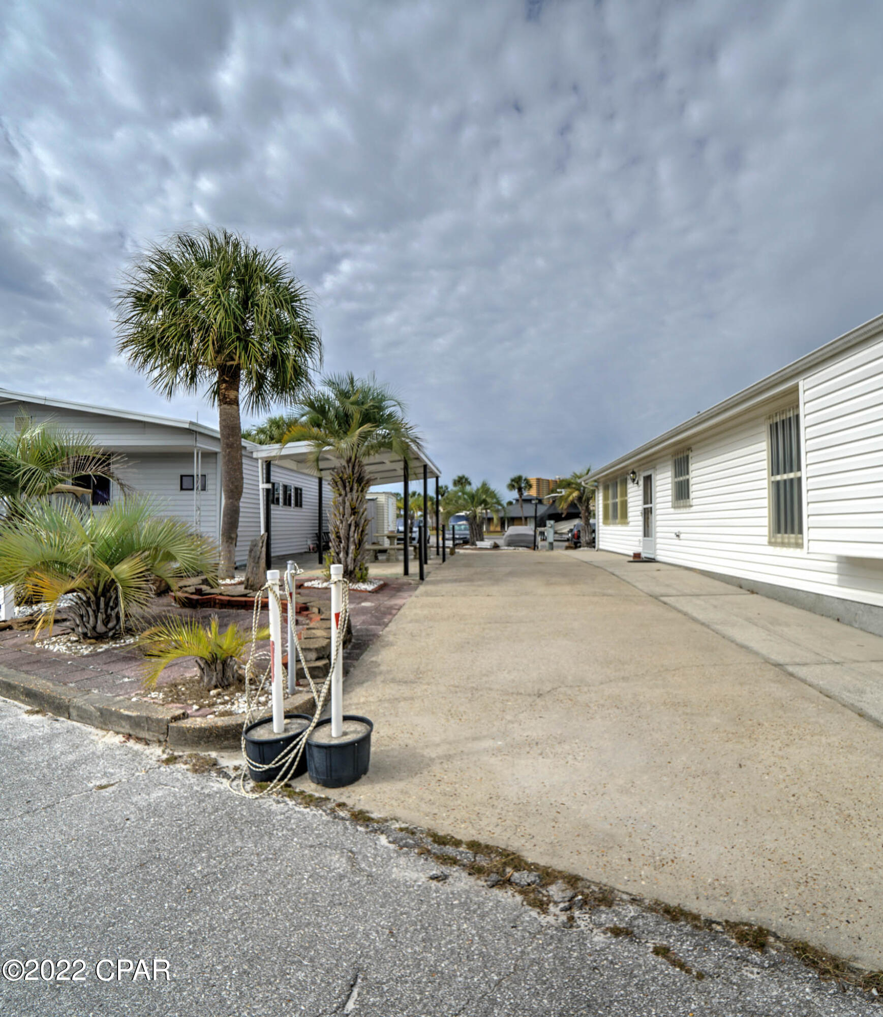 Venture Out Travel Trail - Land