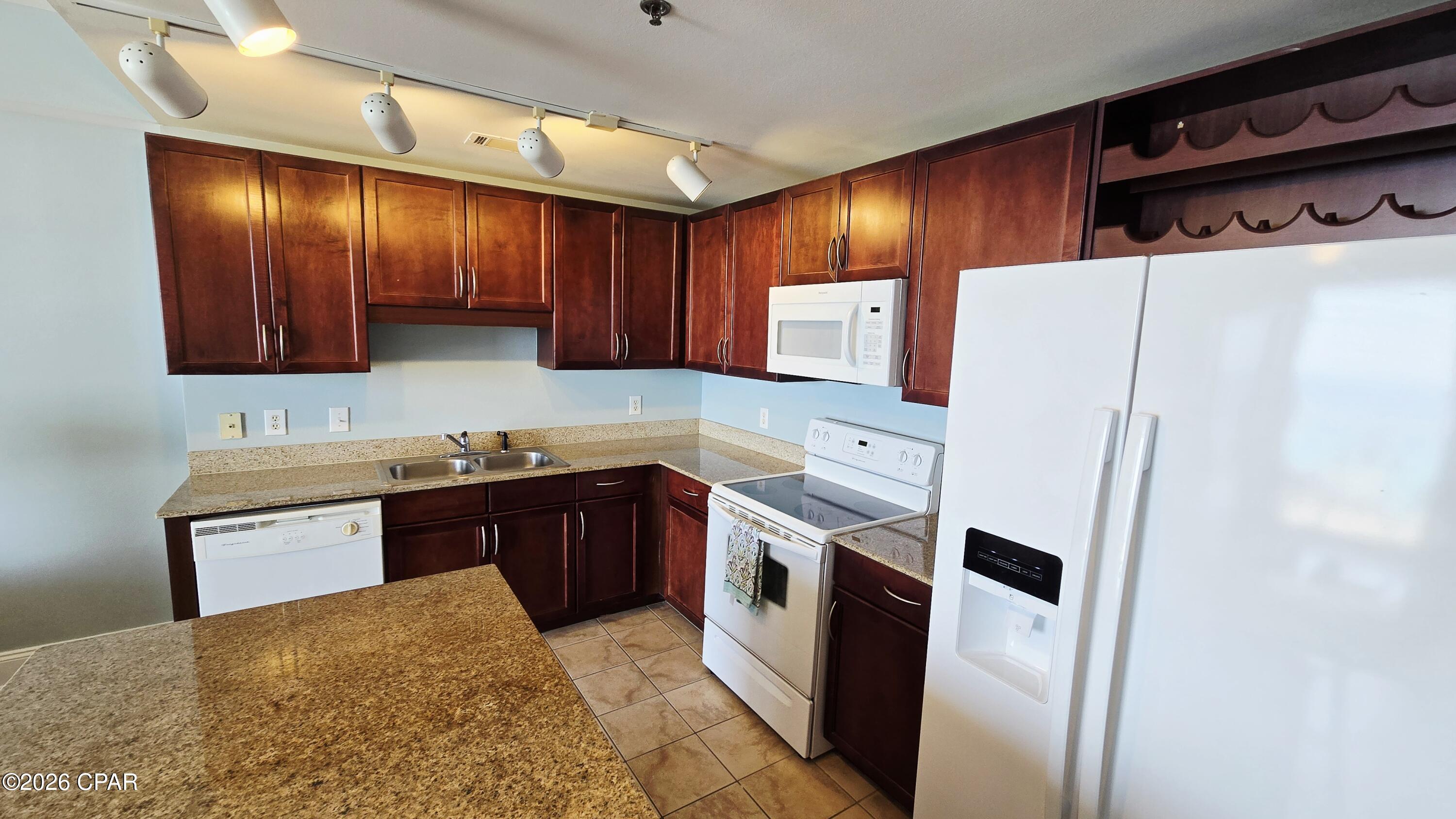 Laketown Wharf - Residential