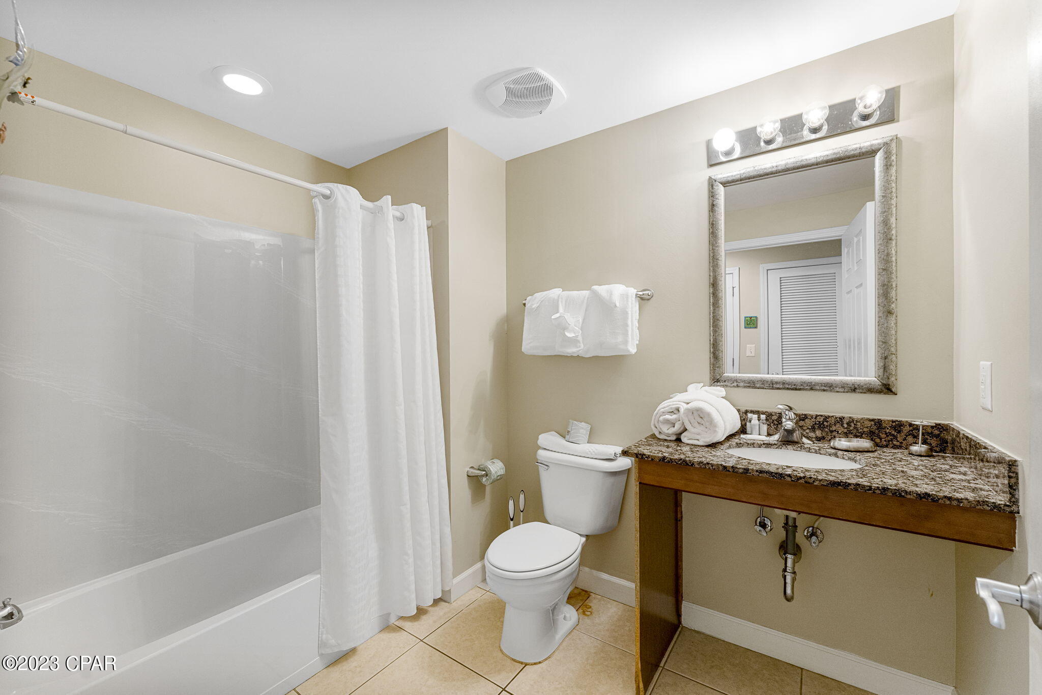 Splash Condo - Residential