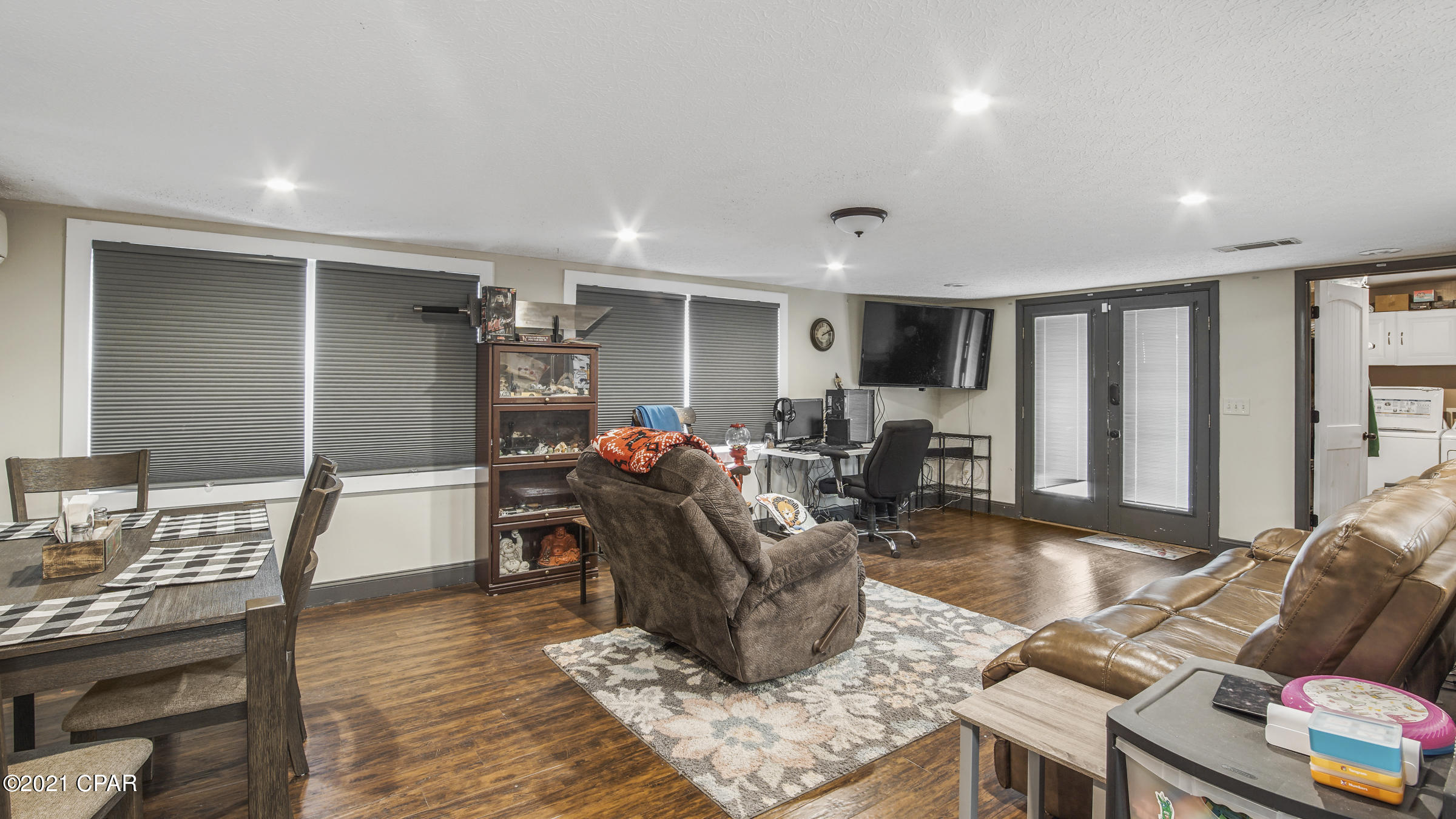 St And Bay Dev Co - Residential