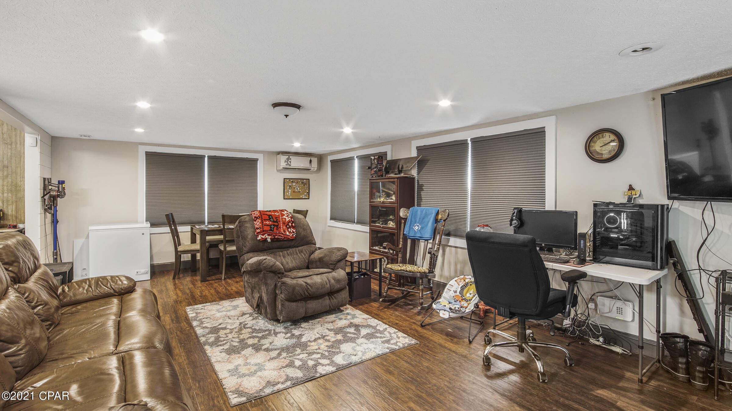 St And Bay Dev Co - Residential