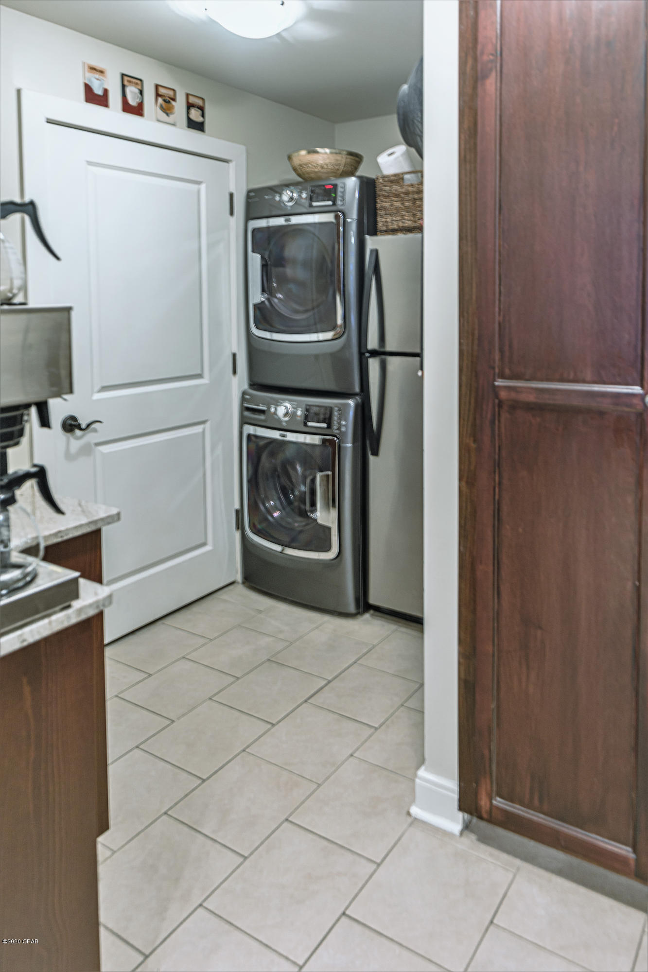 Lakeside Lodge At Prospect Pt - Residential