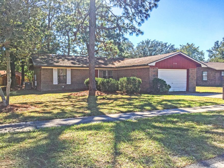 ''Short Sale''

All brick home. 3 bedroom, 2 bath. Located near Tyndall AFB, schools, shopping and restaurants.