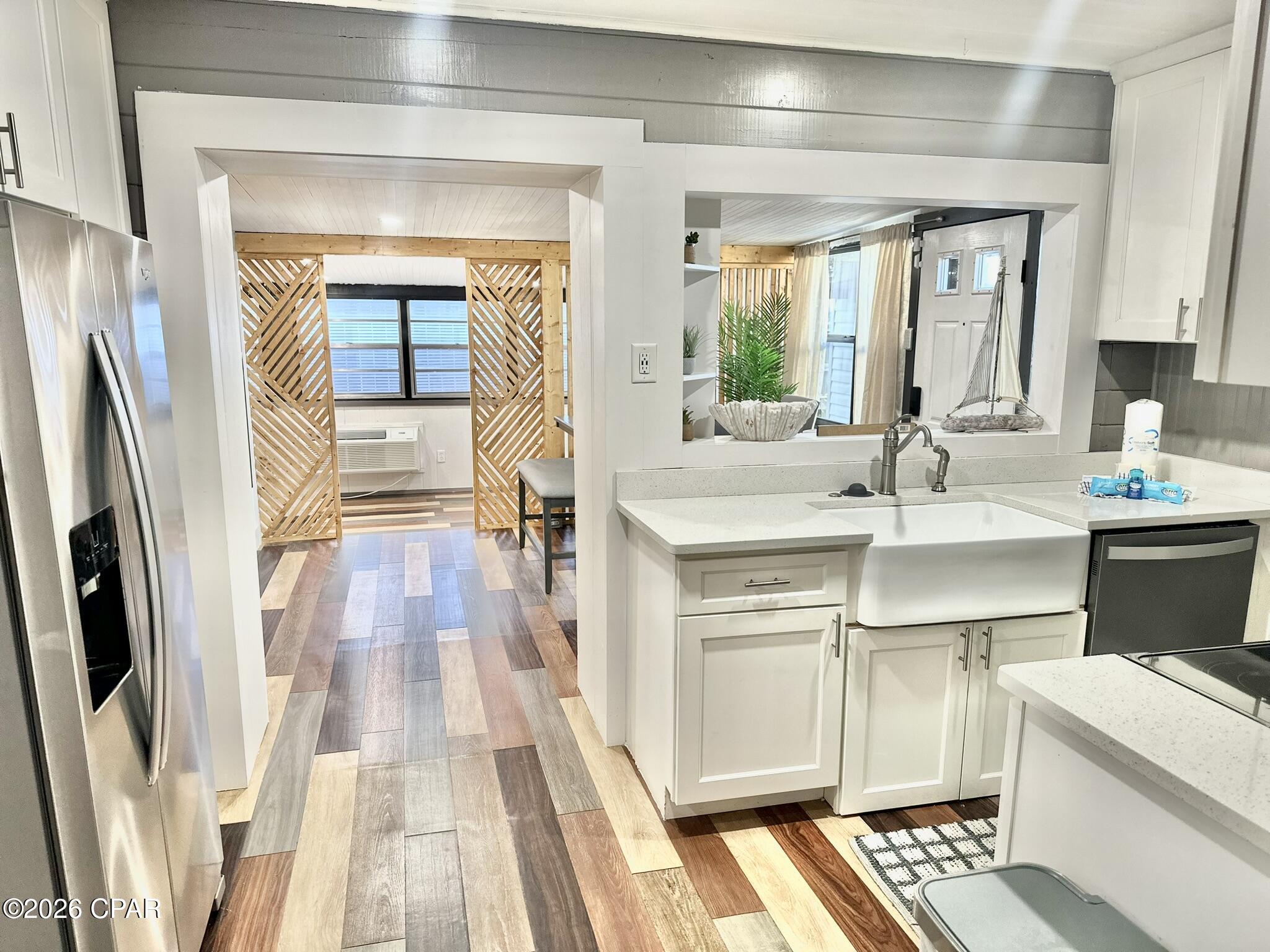 Laguna Beach Estates 6th Add - Residential