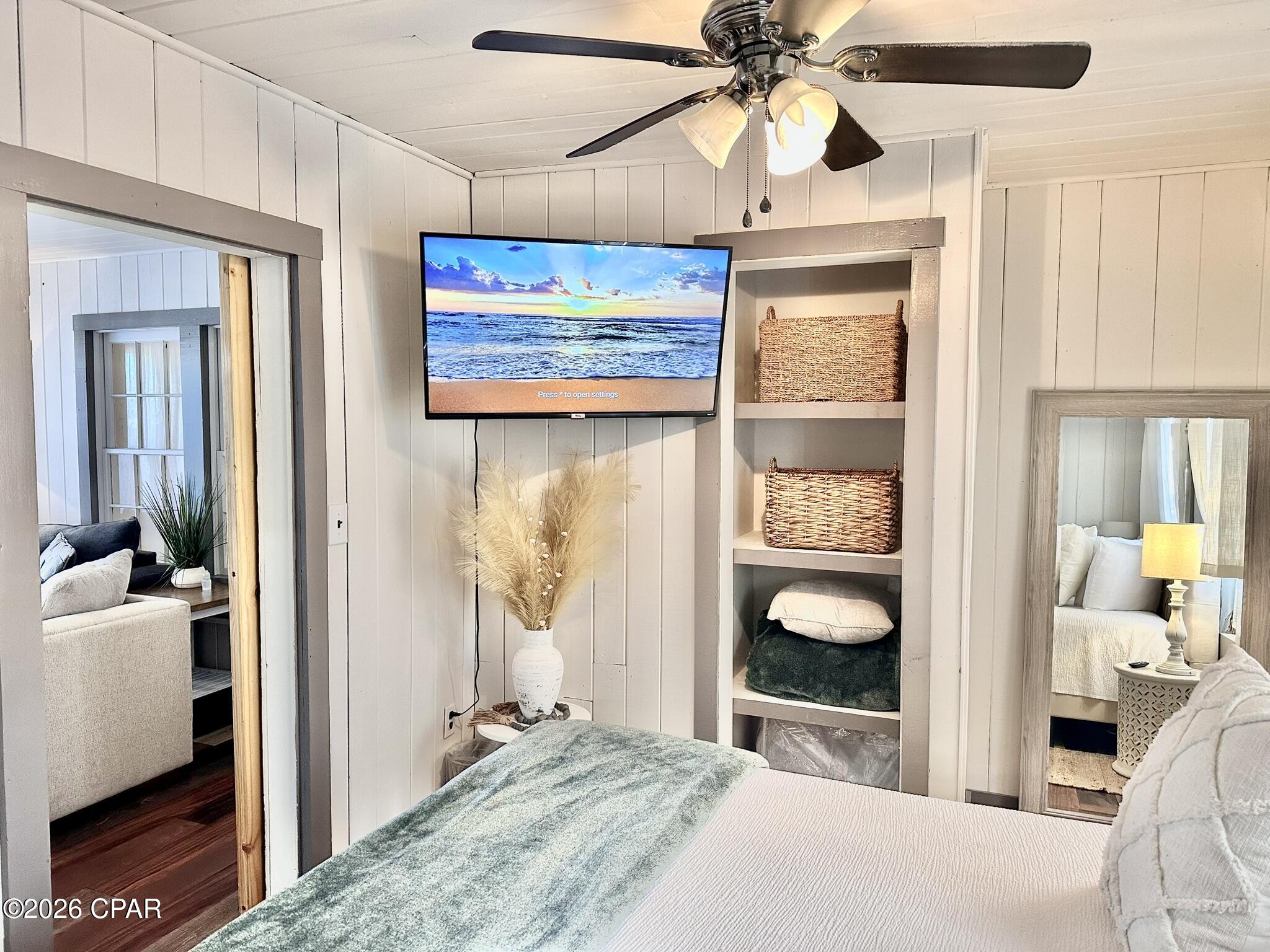 Laguna Beach Estates 6th Add - Residential