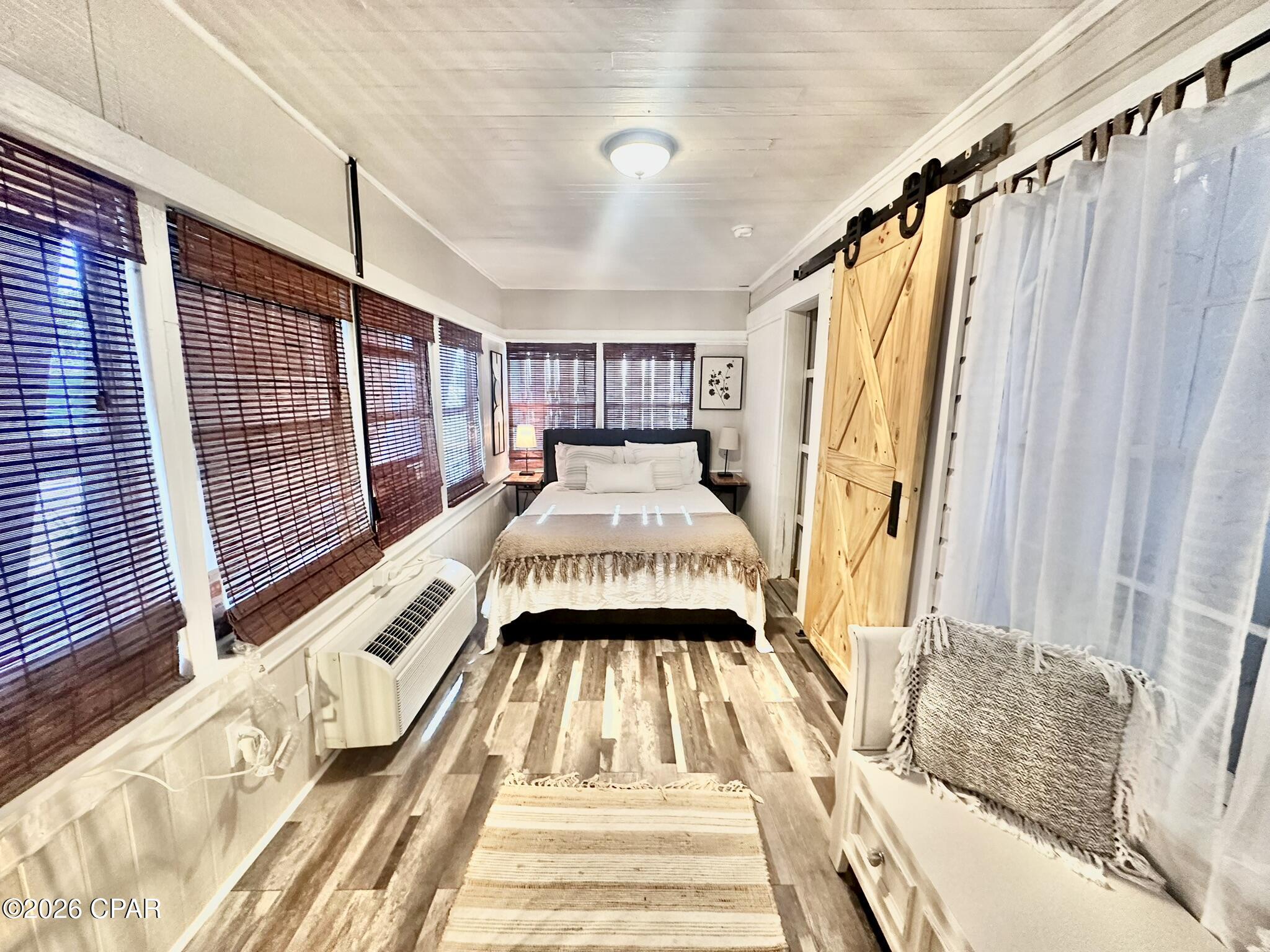 Laguna Beach Estates 6th Add - Residential