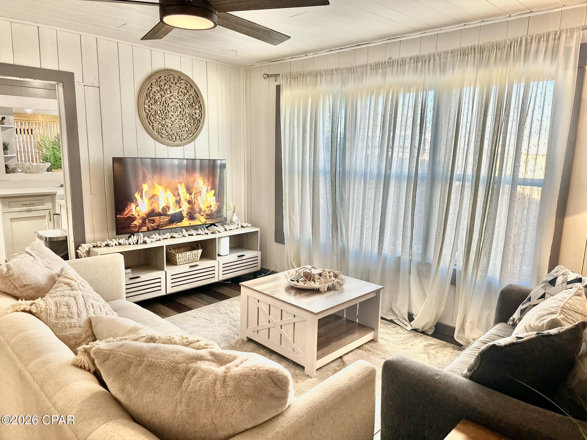 Laguna Beach Estates 6th Add - Residential