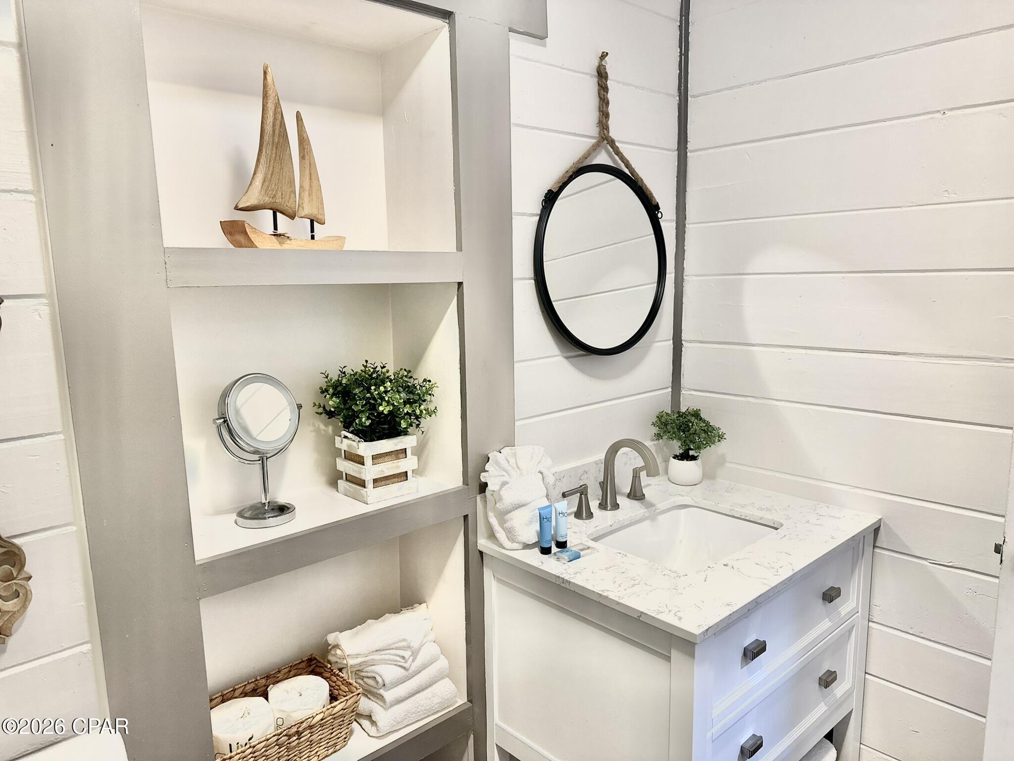 Laguna Beach Estates 6th Add - Residential