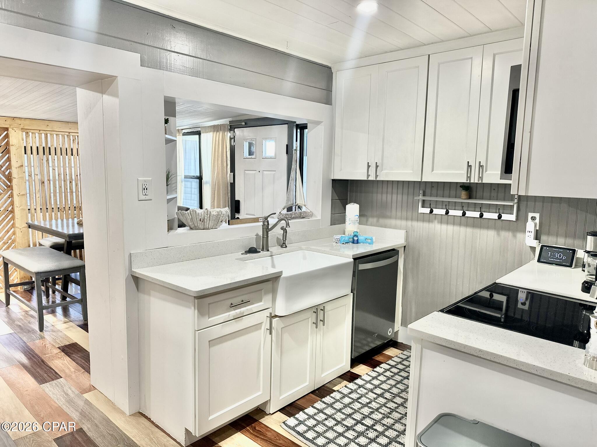 Laguna Beach Estates 6th Add - Residential