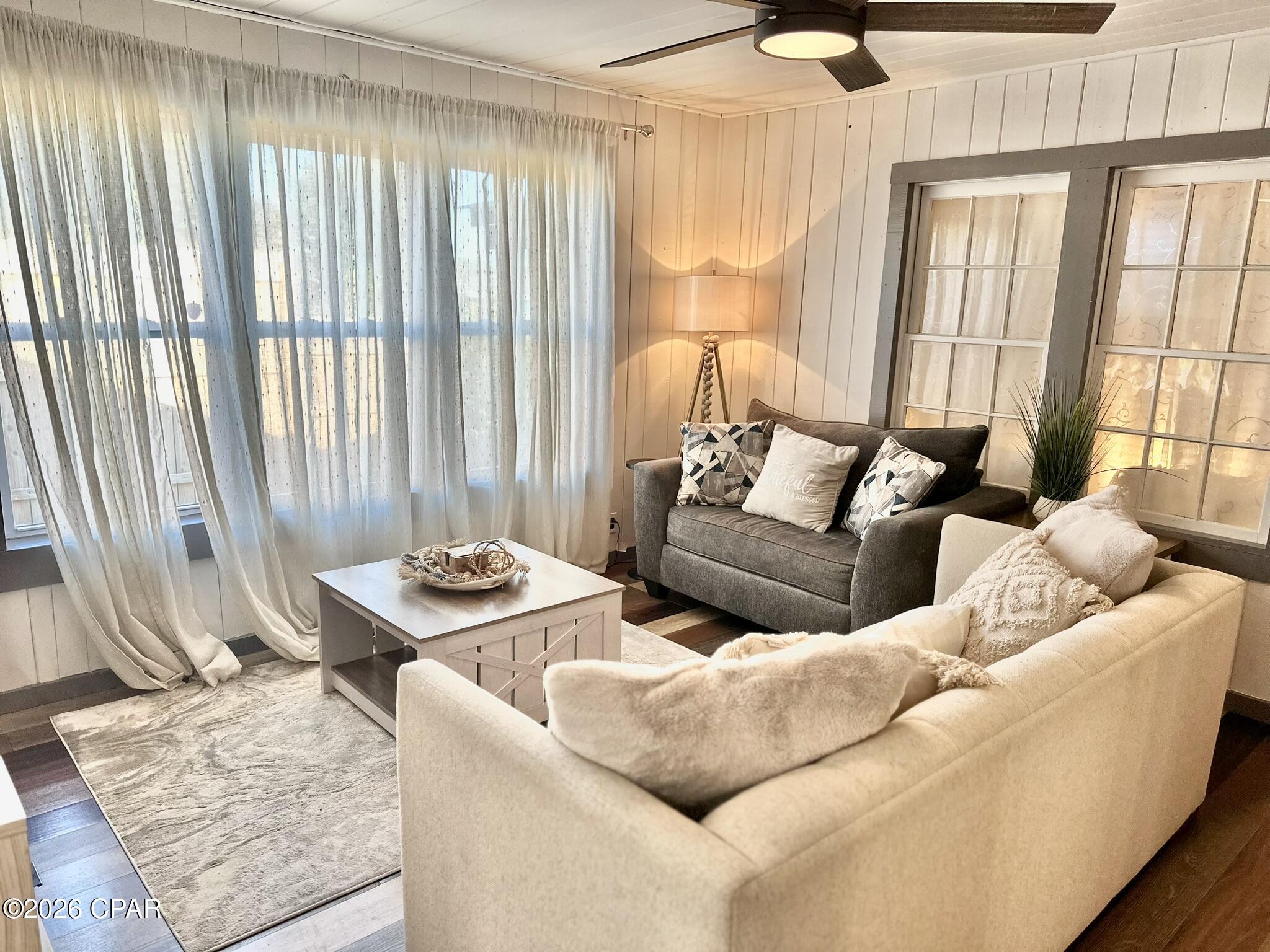 Laguna Beach Estates 6th Add - Residential