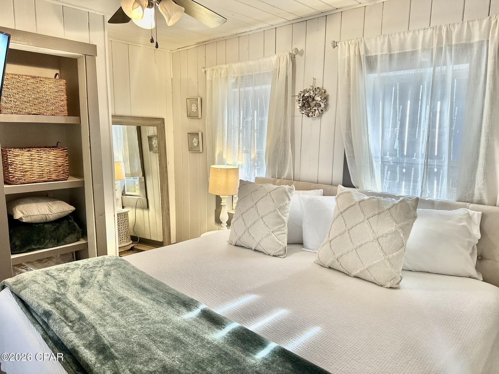 Laguna Beach Estates 6th Add - Residential