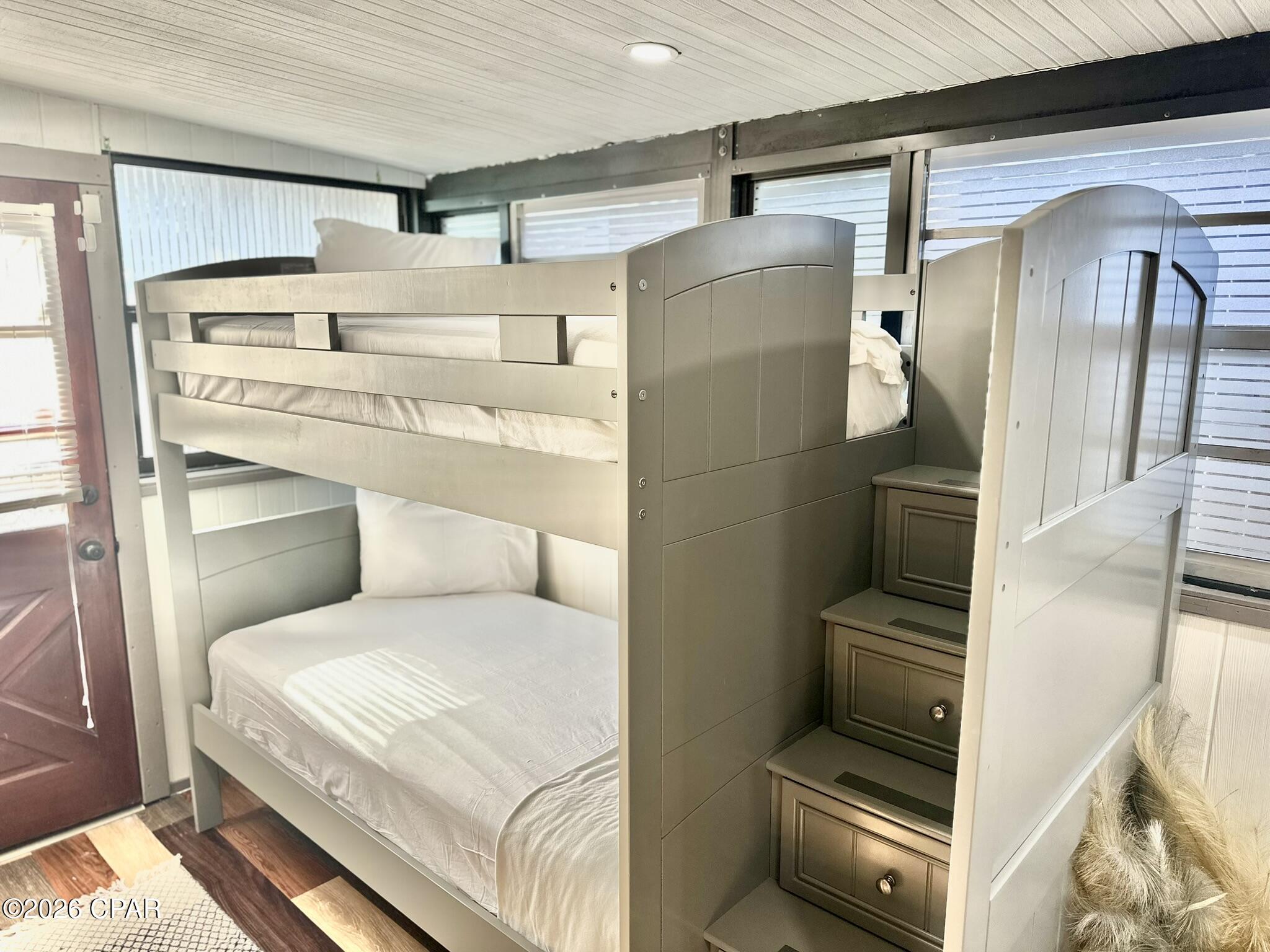 Laguna Beach Estates 6th Add - Residential