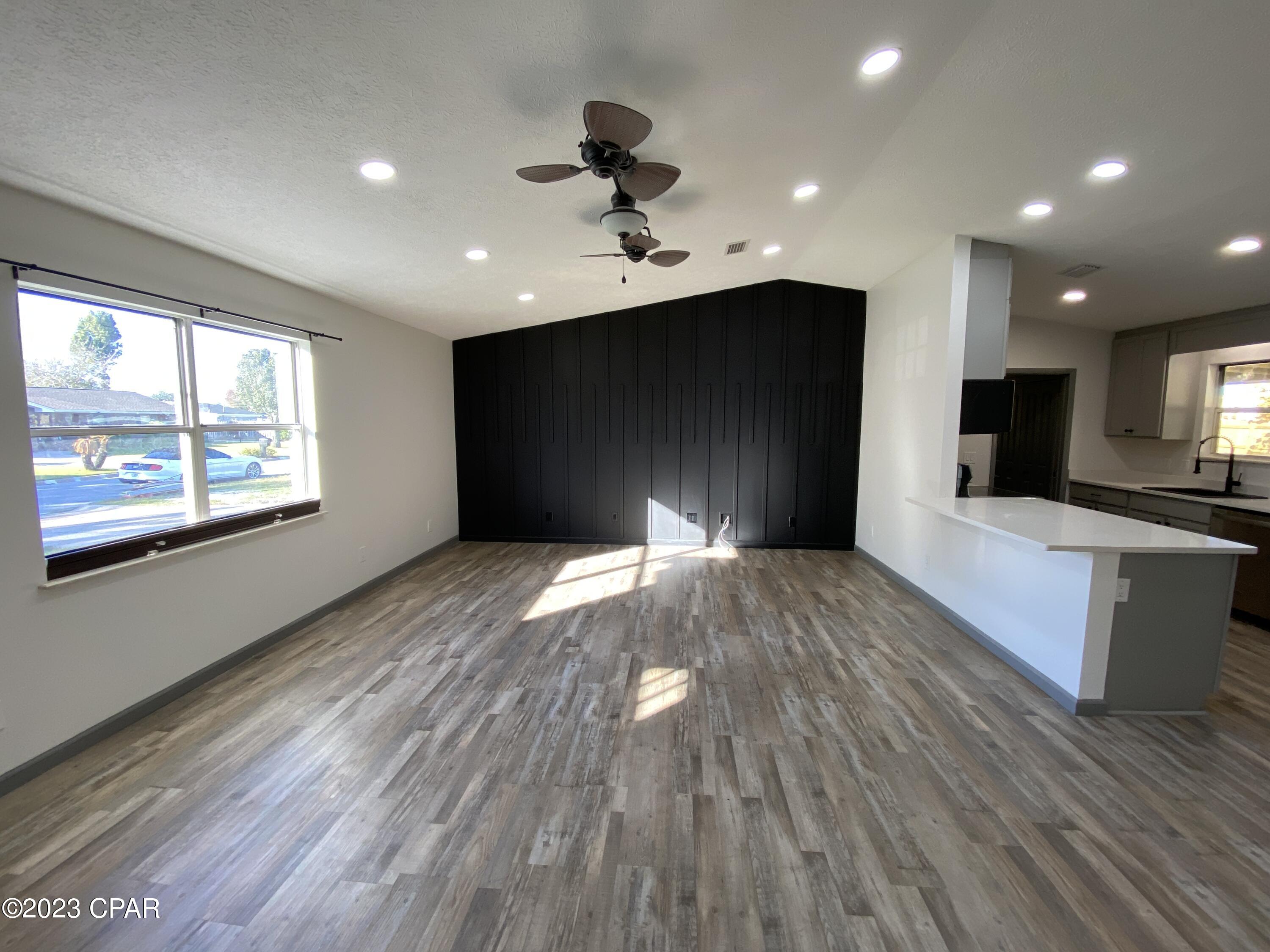 Venetian Villa 2nd Add Replat - Residential Lease