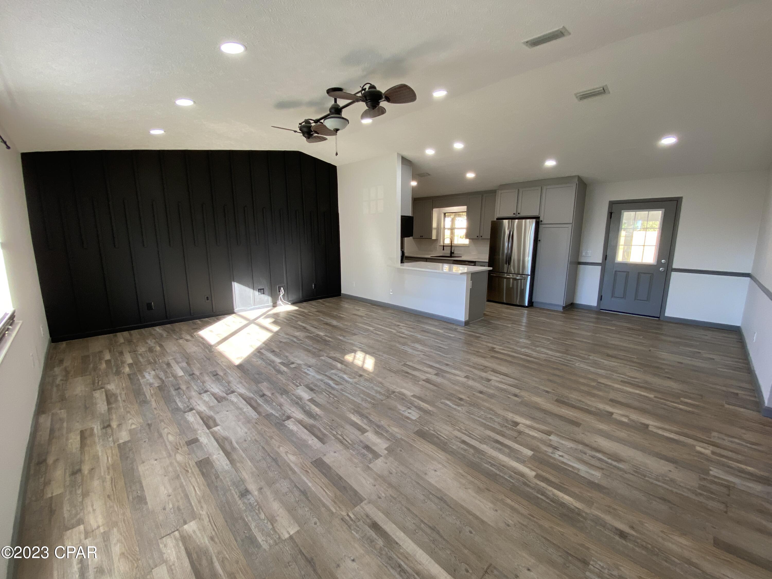 Venetian Villa 2nd Add Replat - Residential Lease