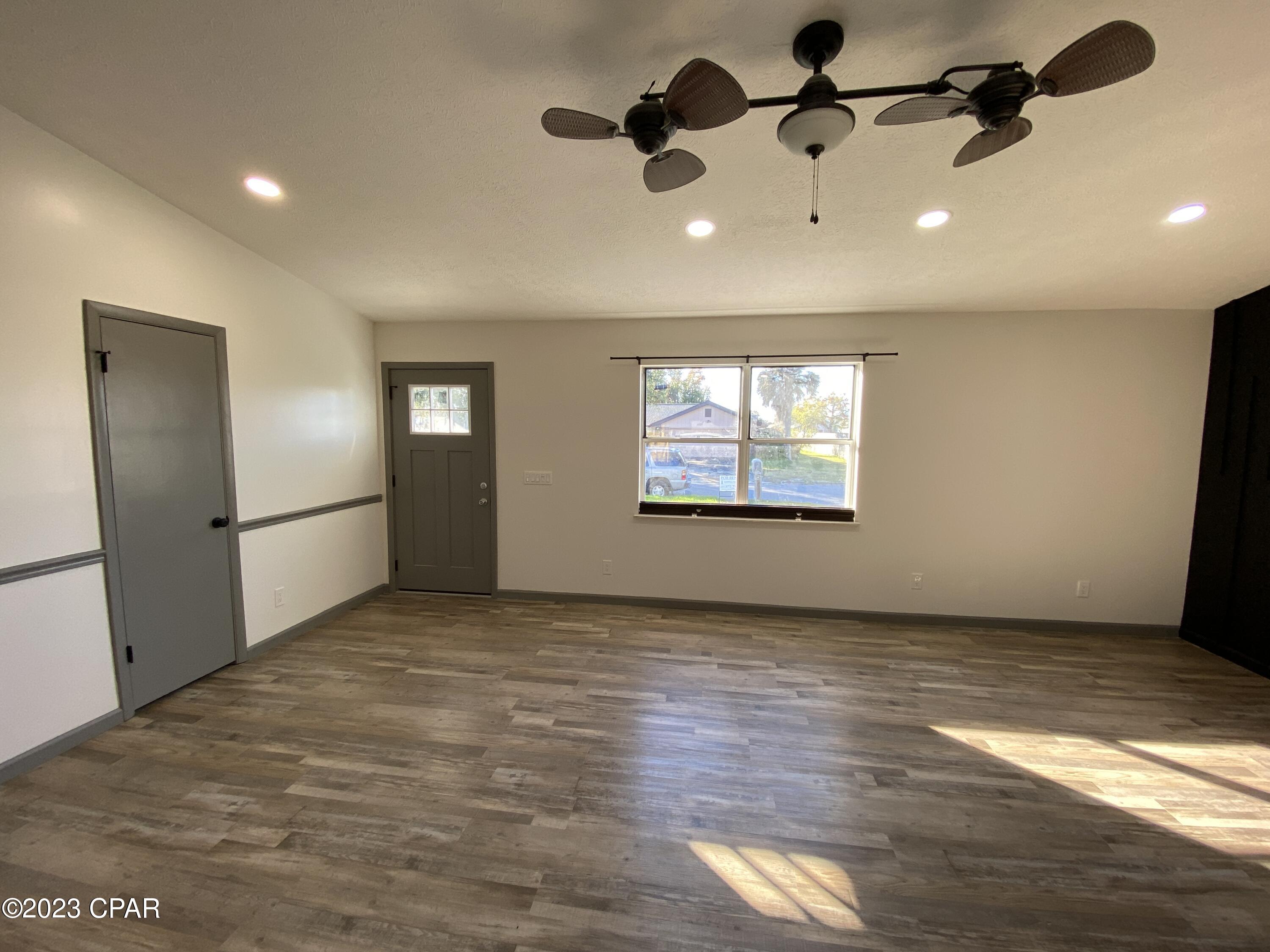 Venetian Villa 2nd Add Replat - Residential Lease