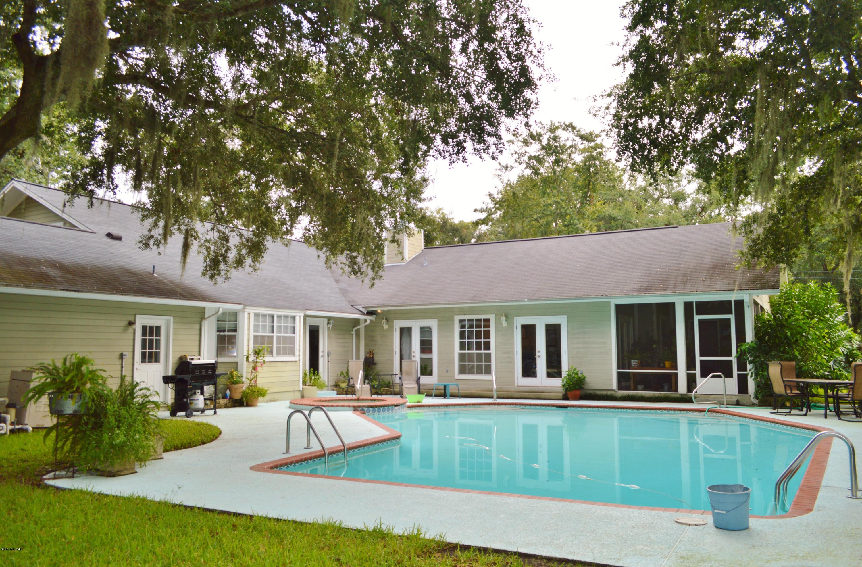 Bay Park Manor - Residential