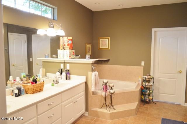 Bay Park Manor - Residential