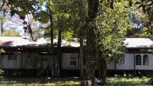 Red Bull Island - Land