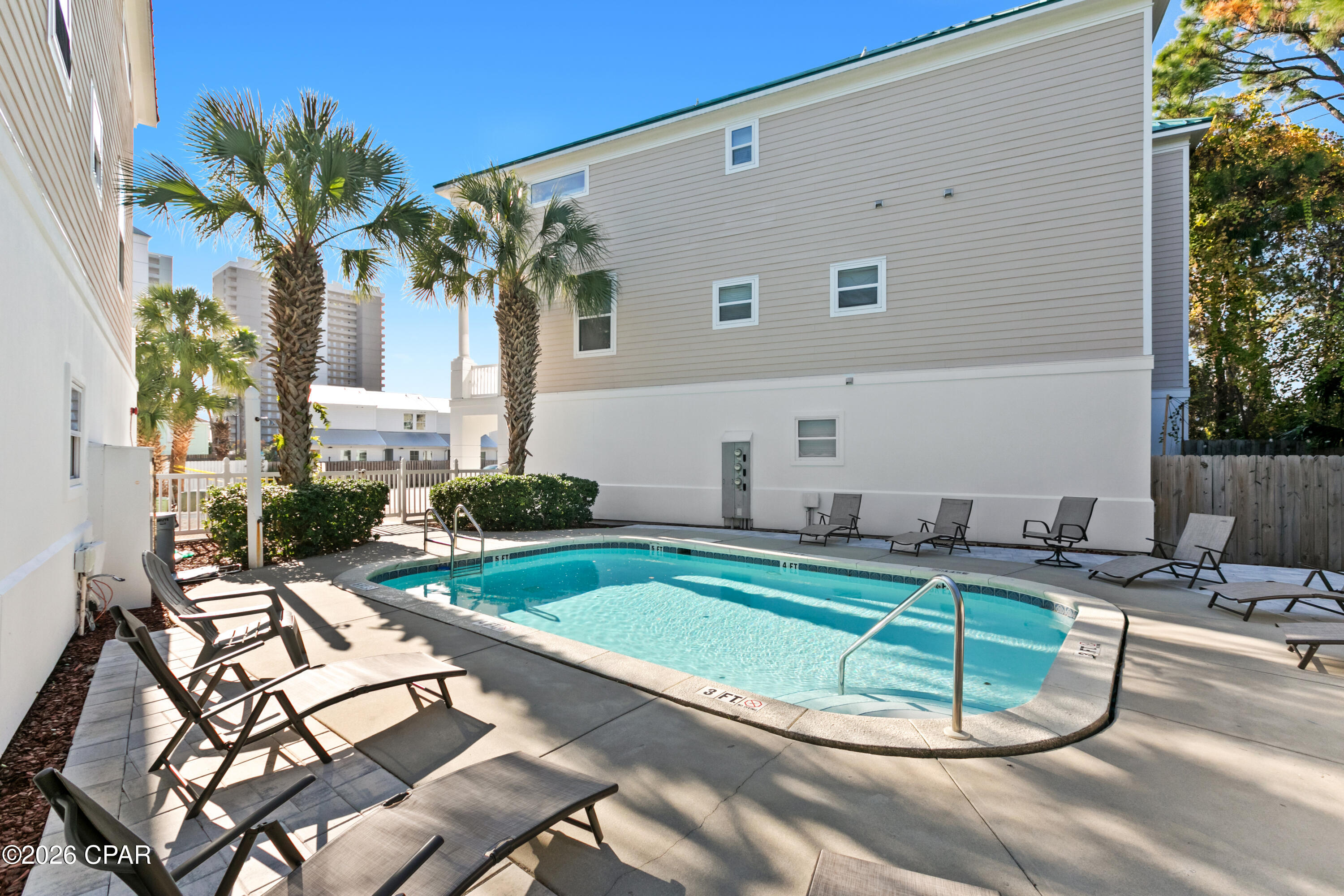 Long Beach 3rd - Residential