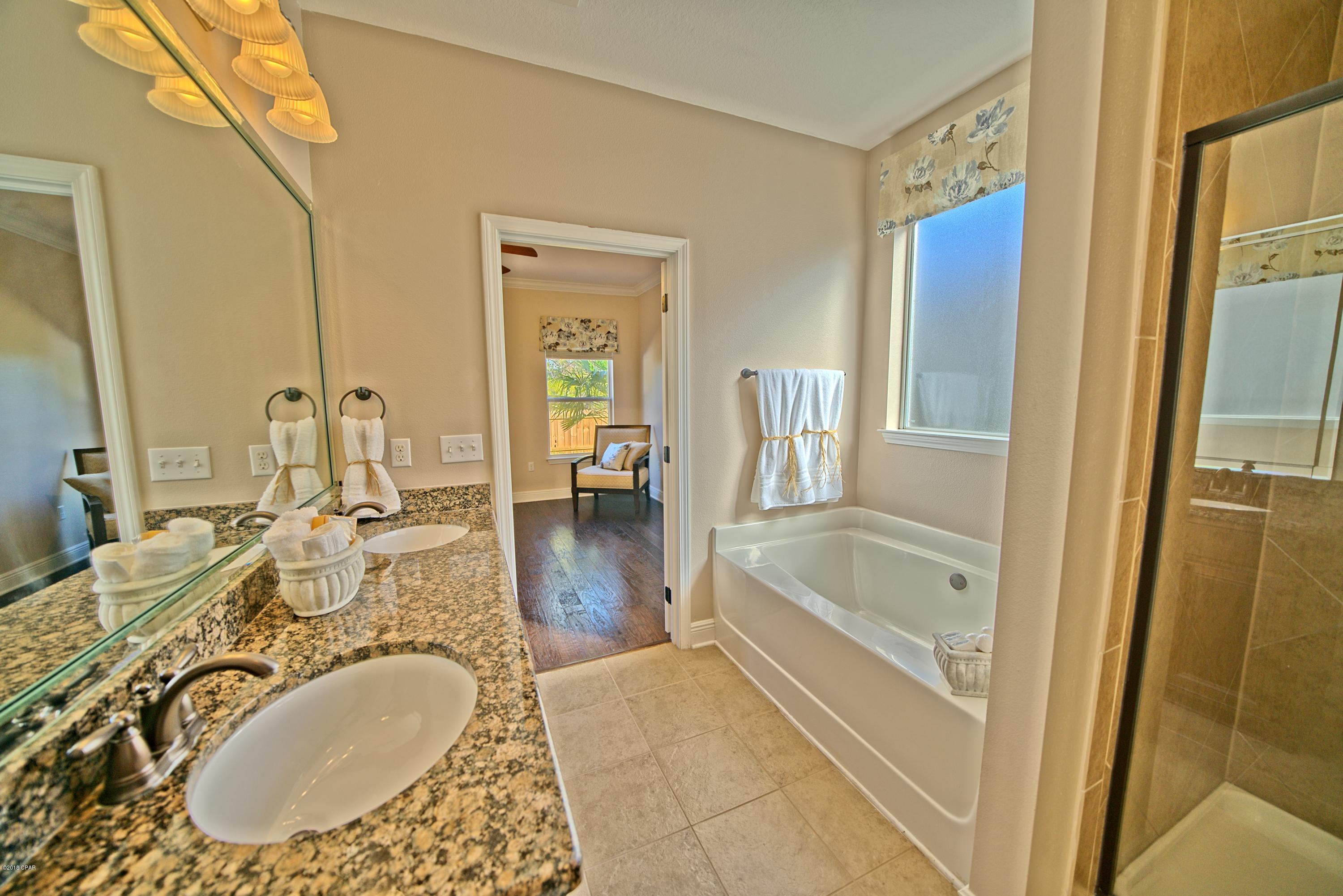 Santa Rosa Golf Villas - Residential